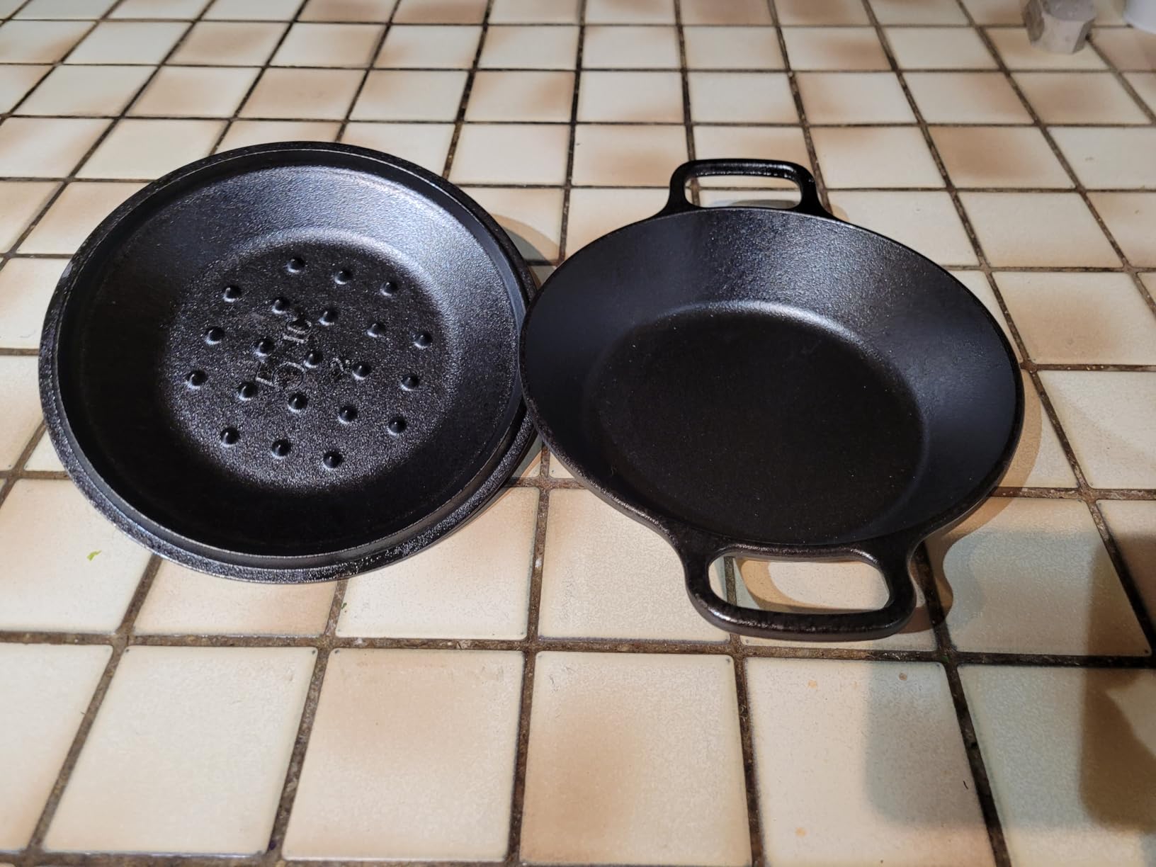 Lodge 12 Inch Pre-Seasoned Cast Iron Skillet - Dual Assist Handles - Use in the Oven, on the Stove, on the Grill, or Over a Campfire - Black customer photo 2