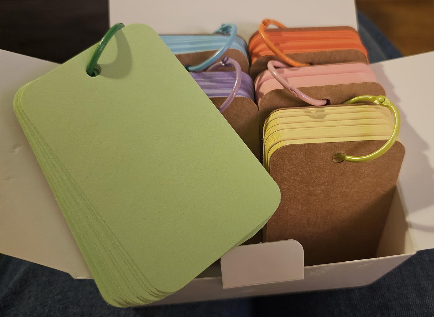 Koogel 300PCS Index Cards with Rings, 2.2 x 3.5 Inch, Small Flash Cards for Studying, Portable Blank Study Notecard for School Office Home Organization, Durable Study To Do List Note Taking Supplies customer photo 2