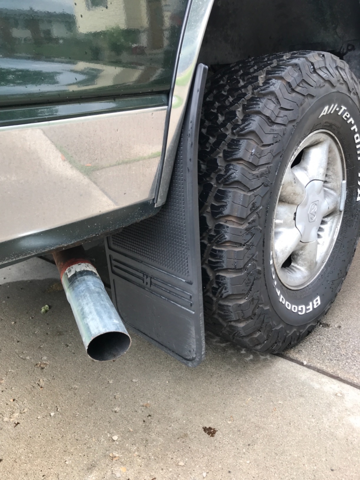 Husky Liners Universal Muddog Mud Flaps | Rubber Rear Mud Flaps - 12 inch w/o Weight - Black | 55100, 12 inch X 22 inch (See Below for Vehicle fitments) customer photo 1