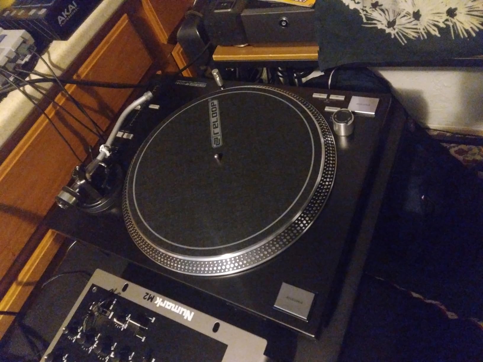 Reloop RP-7000 MK2 Professional Upper Torque Turntable System customer photo 1