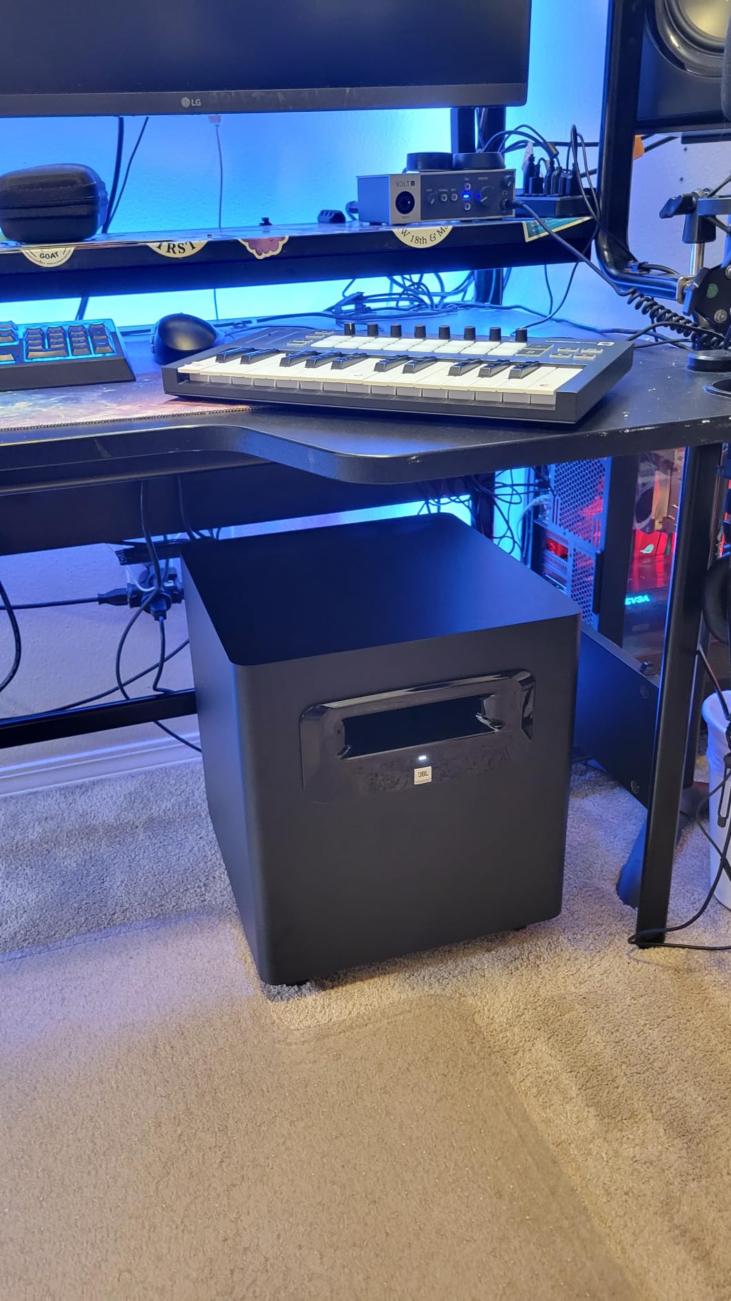 JBL Professional 305PMkII 5-Inch 2-Way Powered, Active Monitor Speaker for Near Field Music Production customer photo 1