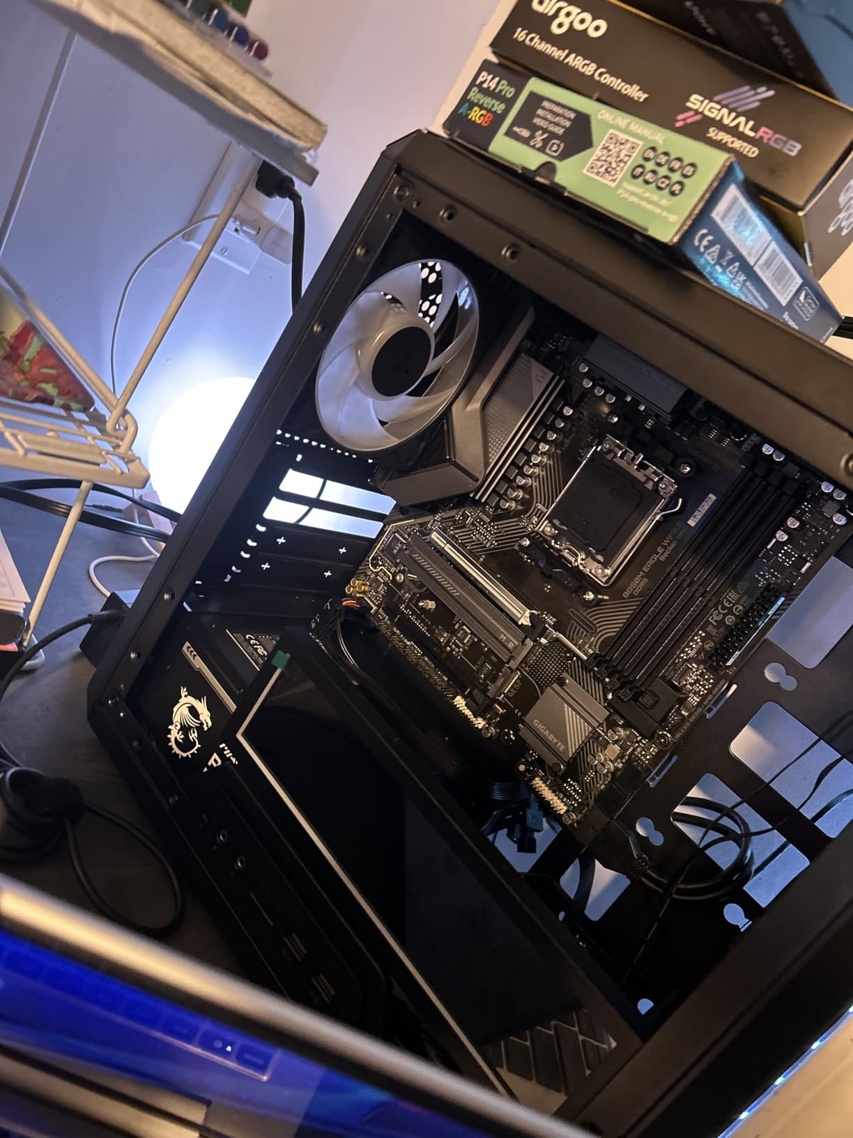 Cooler Master MasterBox Q300L Micro-ATX PC Case - Compact mATX Computer Case with Magnetic Dust Filters, Modular Adjustable I/O Panel, Perforated Airflow Design, 1 x 120mm Pre-Installed Fan, Black customer photo 2