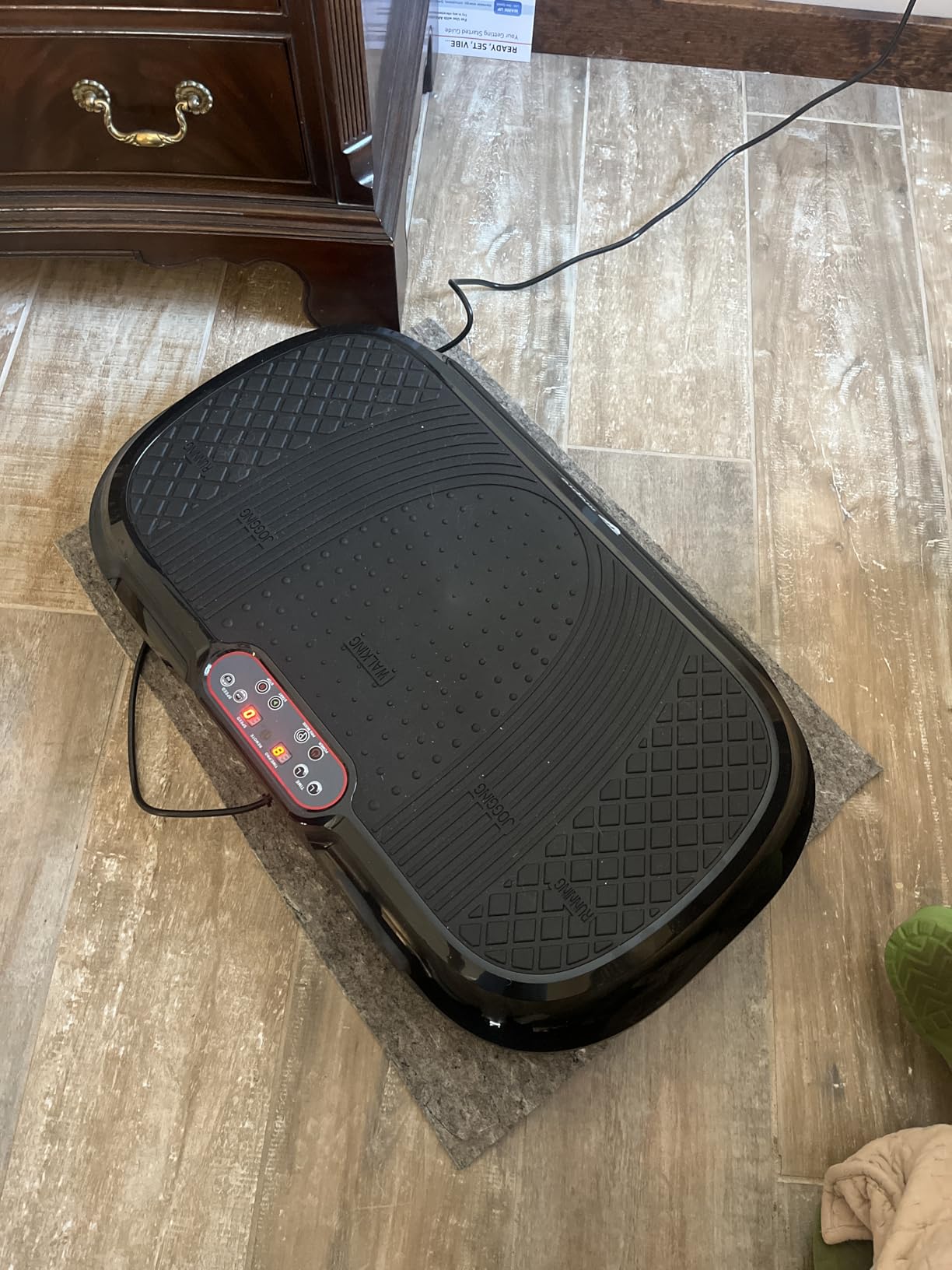 Lifepro Waver Vibration Plate Exercise Machine for Lymphatic Drainage, Muscle Activation, Full-Body Workout Vibrating Platform with Loop Bands, Fitness Equipment for Strength Toning & Fat Loss customer photo 2