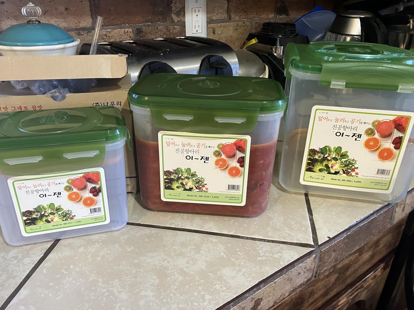 e-jen Premium Kimchi, Sauerkraut Container Probiotic Fermentation with Inner Vacuum Lid (Earthenware Brown, 2.9 gal/ 11L) customer photo 1