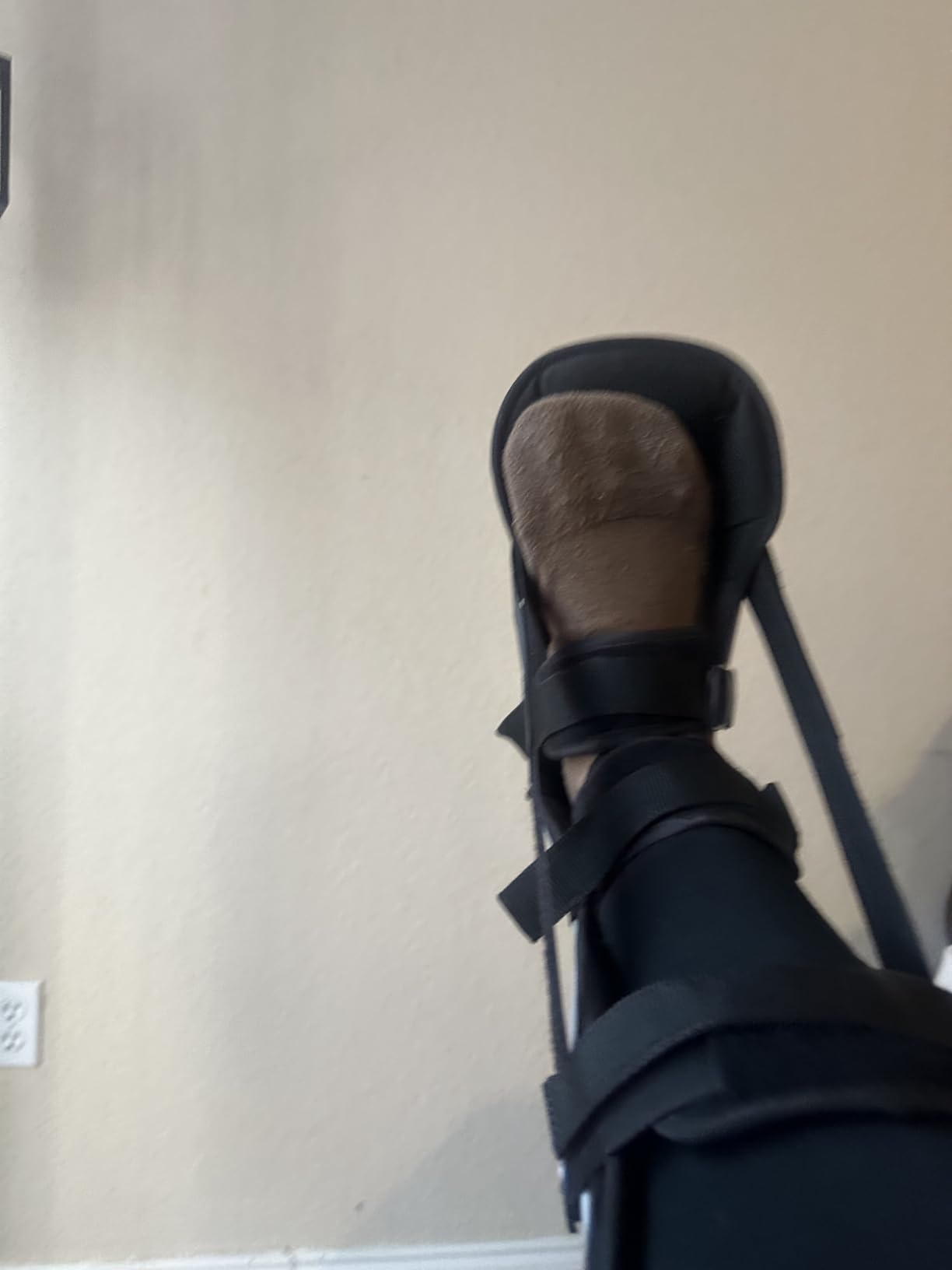 United Ortho Plantar Fasciitis Adjustable Leg Support Brace Fits Right or Left Foot for Soreness Relief, Foot Pain and Stretching, Large, Black customer photo 1