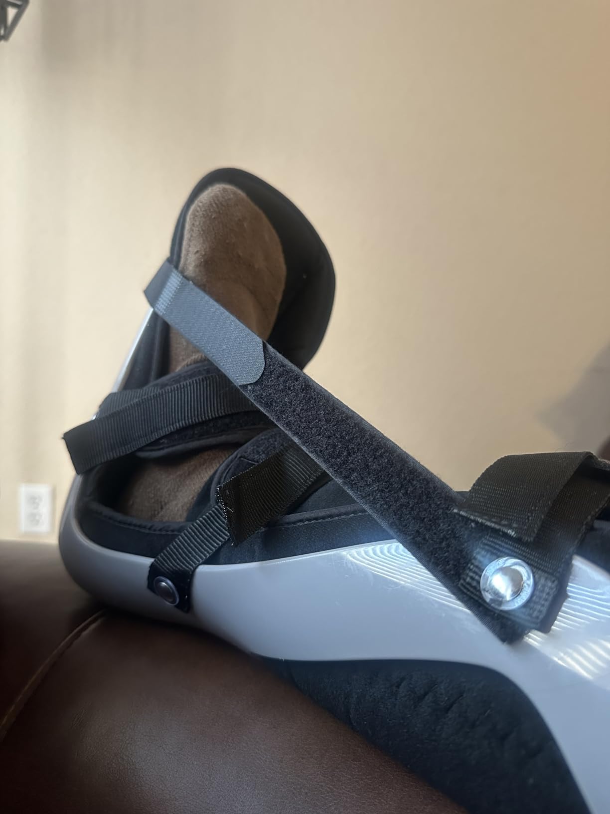 United Ortho Plantar Fasciitis Adjustable Leg Support Brace Fits Right or Left Foot for Soreness Relief, Foot Pain and Stretching, Large, Black customer photo 2