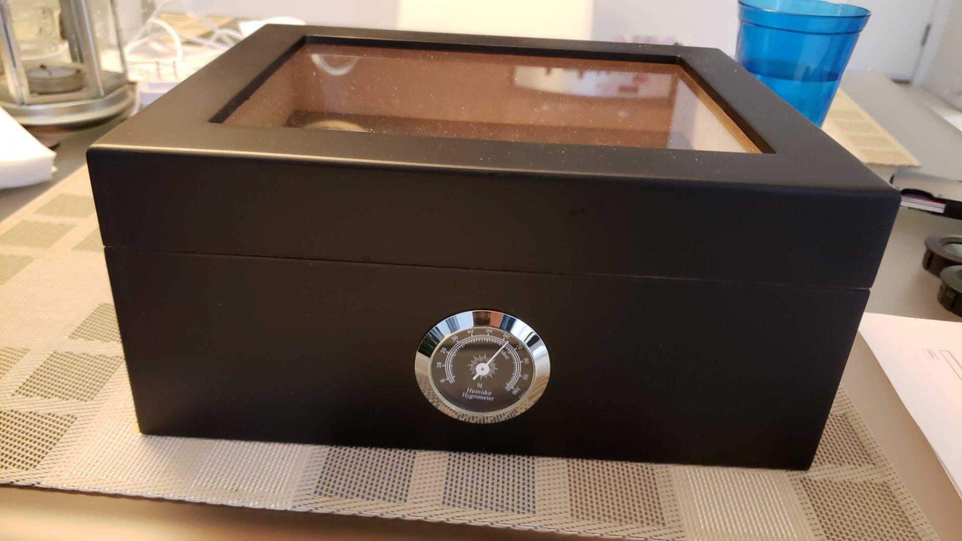 Bald Eagle Handmade Cigar Humidor, Cedar Cigar Desktop Box with Humidifier and Hygrometer, Glass Top for 25 Cigars customer photo 1