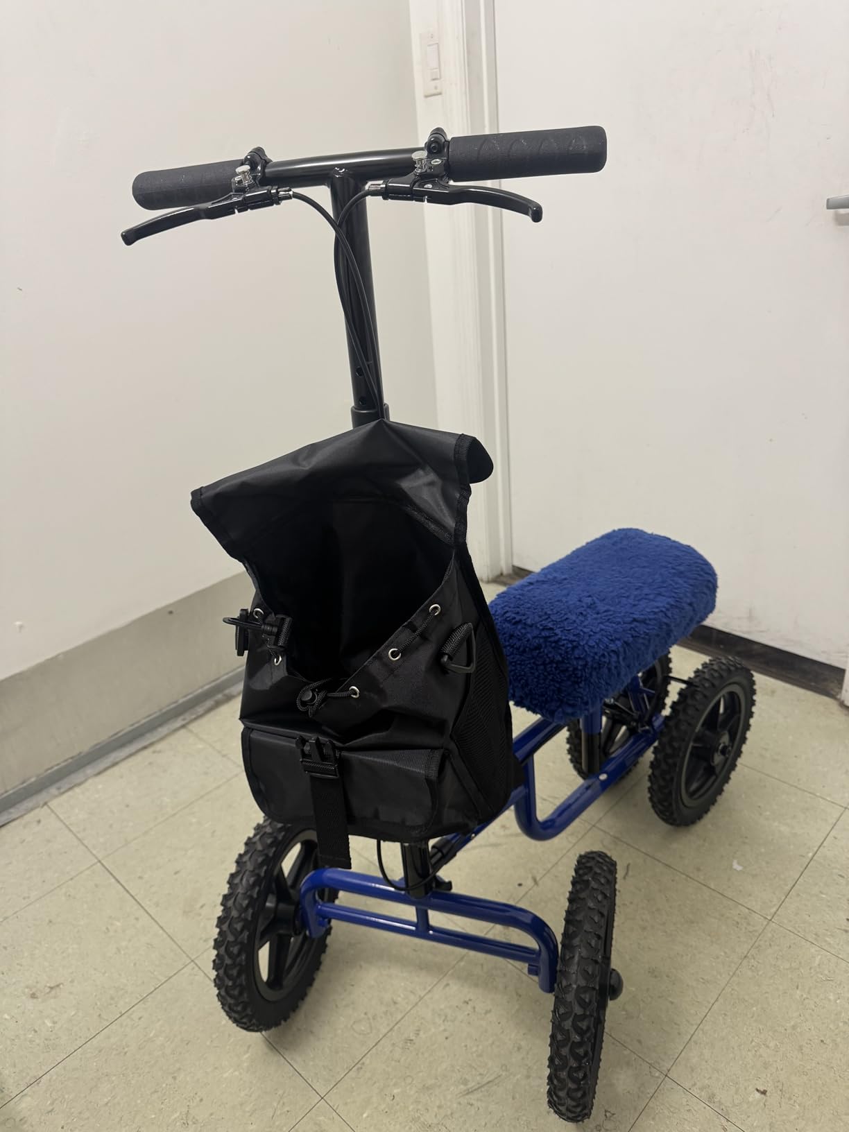 Vive Mobility All Terrain Knee Scooter Walker for Foot Injuries - Adult | Broken Leg Crutch Cart Roller for Surgery, Broken Foot, Ankle Injury - Kneeling Rolling Steerable Seated Wheel Scooter Aid customer photo 2