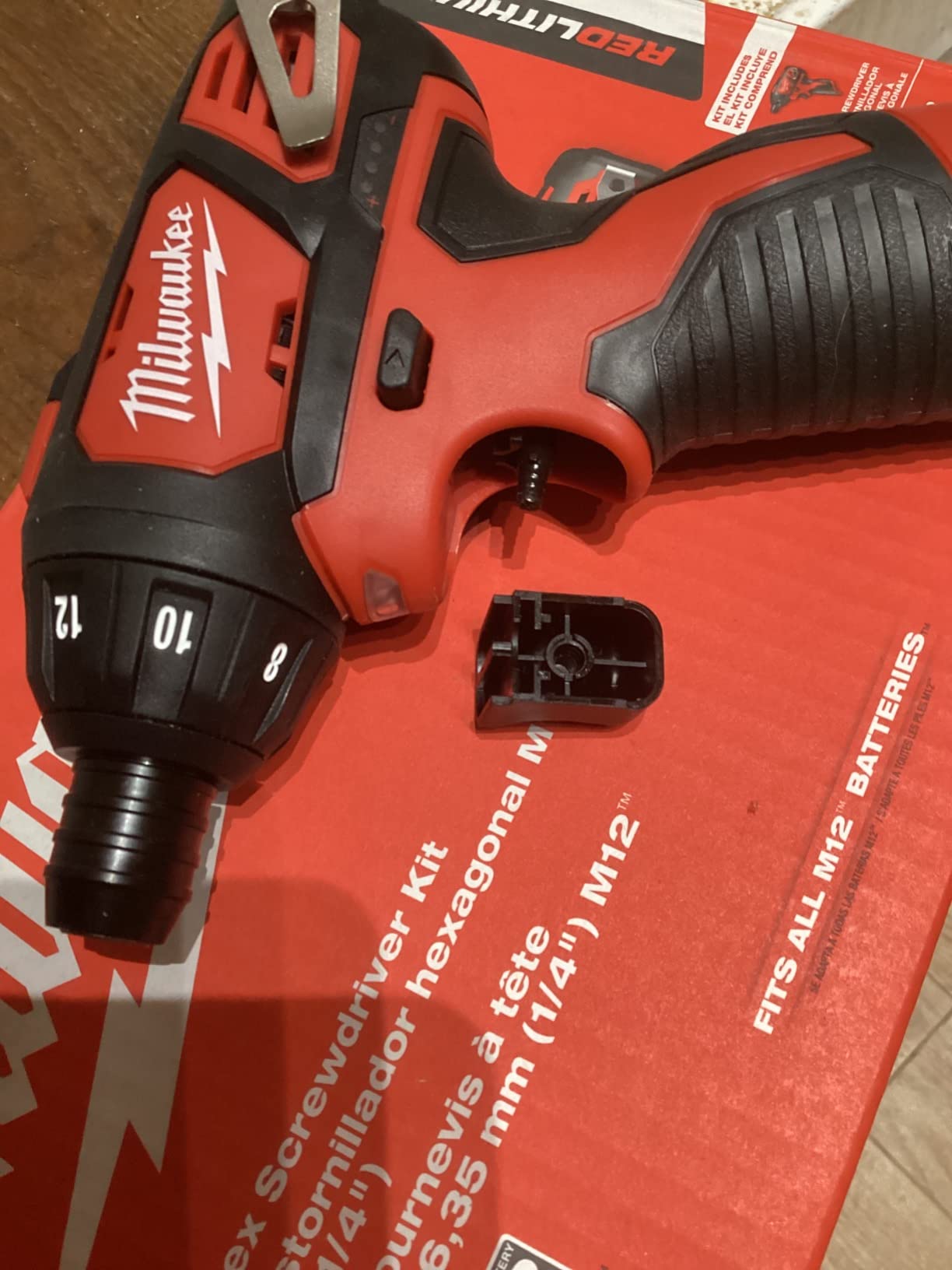 Milwaukee 2401-22 M12 12-Volt Lithium-Ion 1/4 in. Hex Cordless Screwdriver Kit customer photo 2