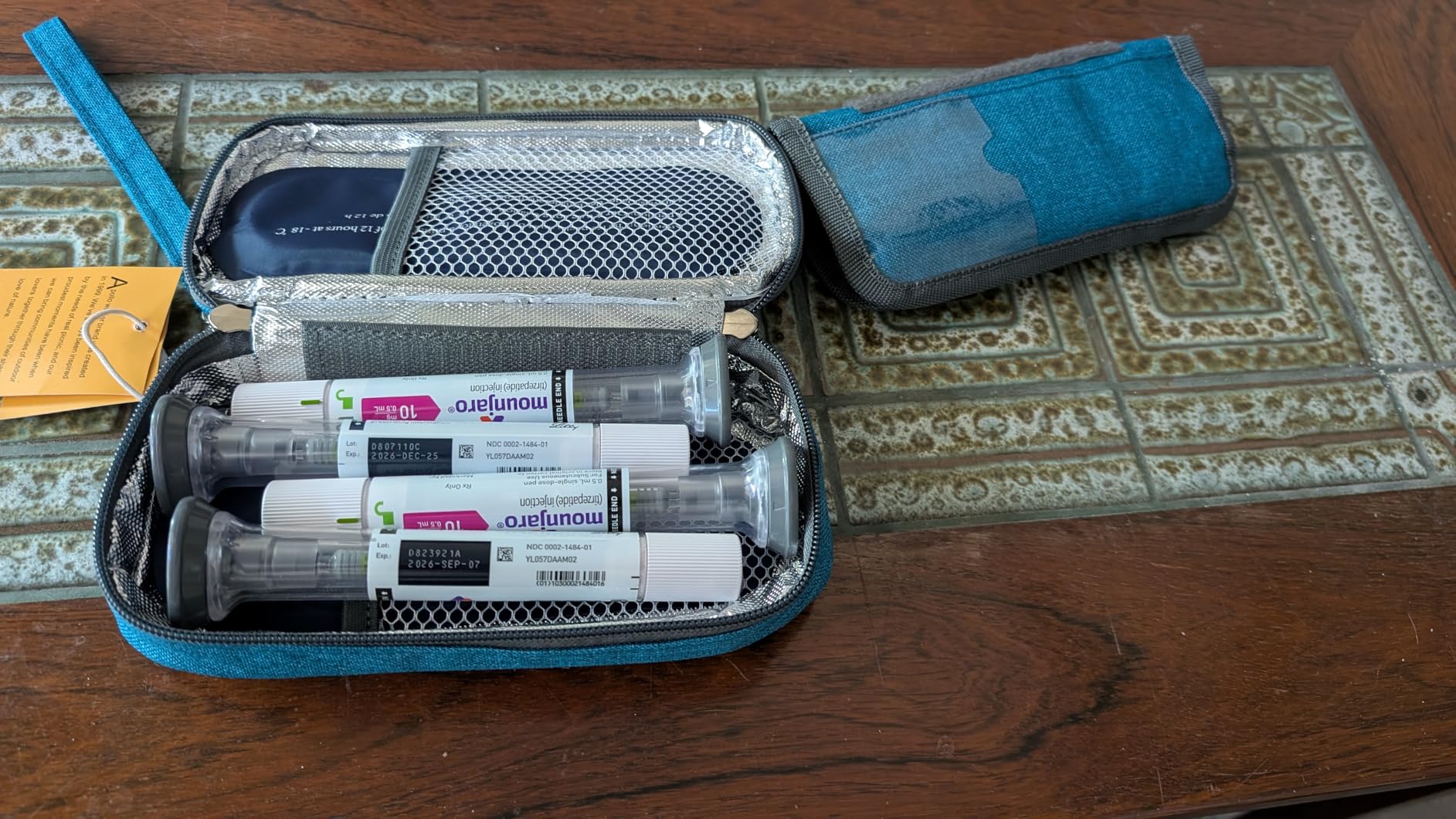 apollo walker Insulin Cooler Travel Case Diabetic Medication Cooler with Ice Packs and Insulation Liner insulin cooler travel case tsa approved customer photo 2
