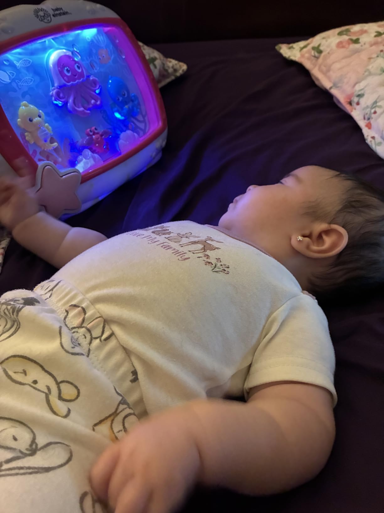 Baby Einstein Sea Dreams Soother Musical Crib Toy and Sound Machine with Soft Light Show, 4 Melodies and 4 Ocean Sounds, Newborn and up customer photo 1