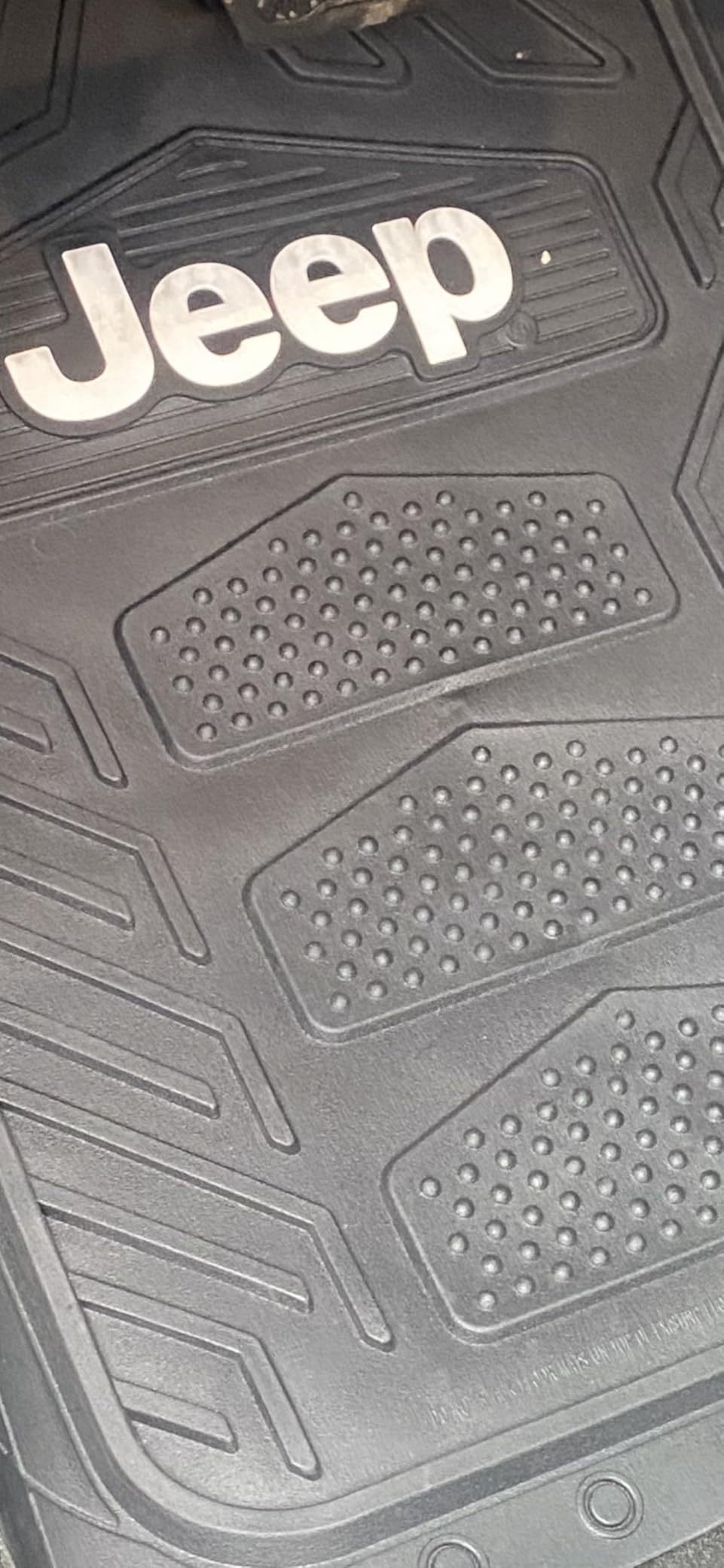 Plasticolor 001668R01 Jeep Weatherpro 4 Piece Floor Mats Set, Black customer photo 1