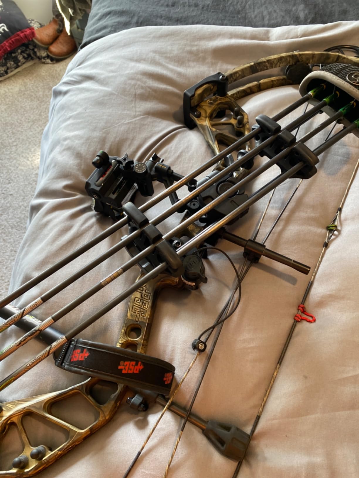 G5 Outdoors Head-Loc Air Quiet Low-Profile 4-Arrow Archery Quiver with Exo-Flex Hood for Bow Hunting and Target Practicing | Head-Loc Rubber Compression Technology customer photo 1