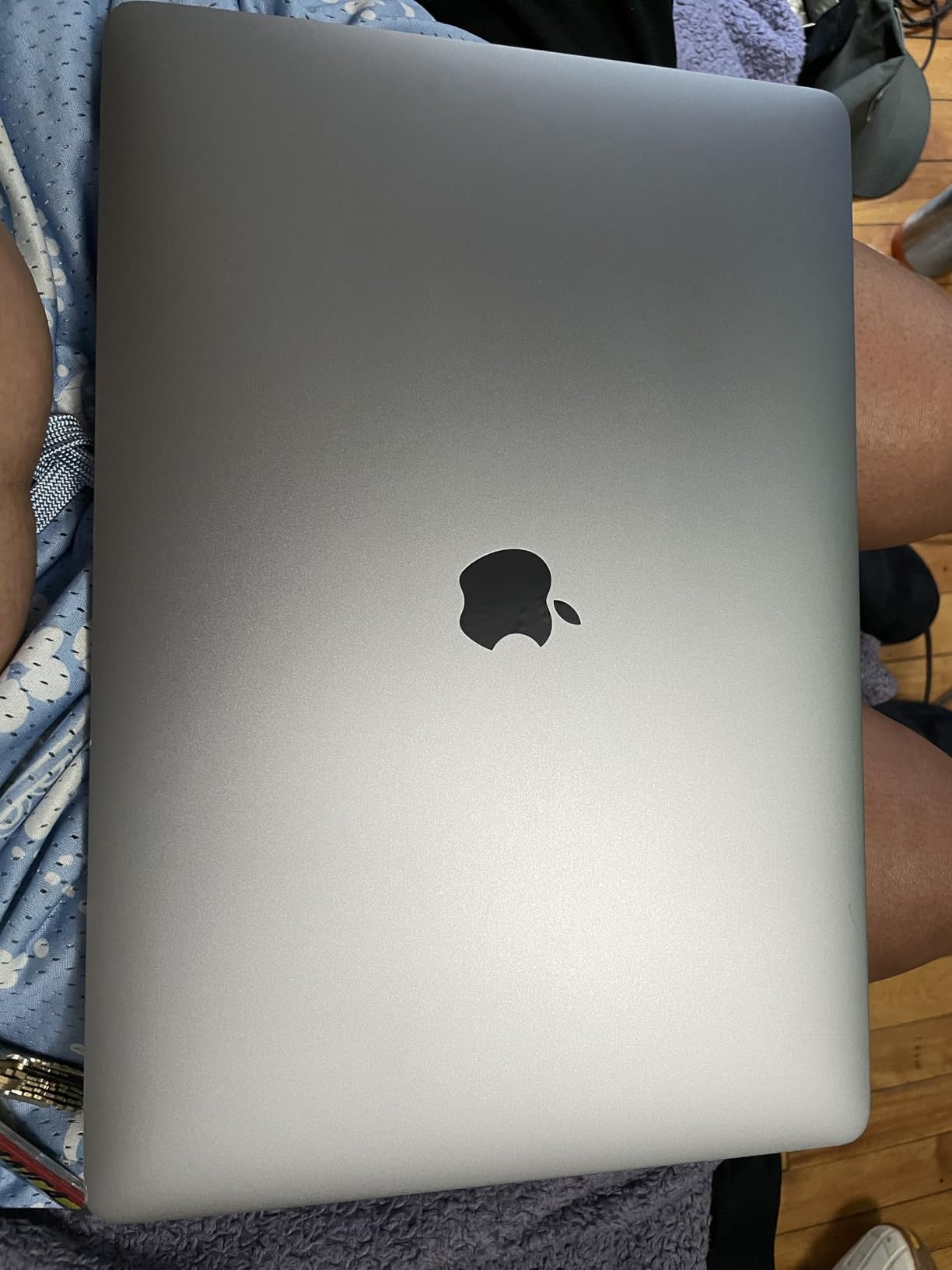 Apple 15.4in MacBook Pro Laptop (Retina, Touch Bar, 2.2GHz 6-Core Intel Core i7, 16GB RAM, 256GB SSD Storage) Space Gray (MR932LL/A) (2018 Model) (Renewed) customer photo 1