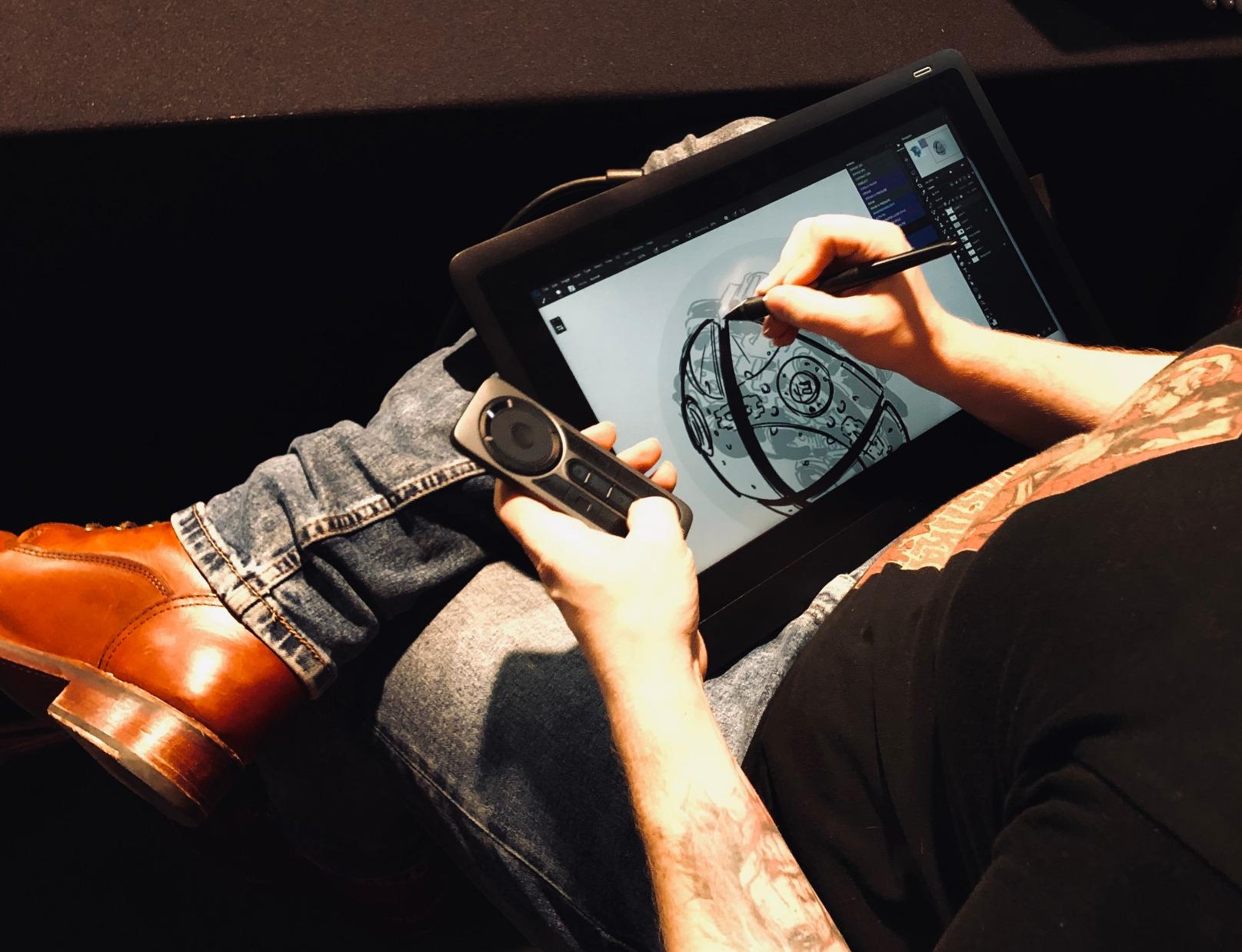 Wacom Cintiq 16 Drawing Tablet with Screen, 15.4\