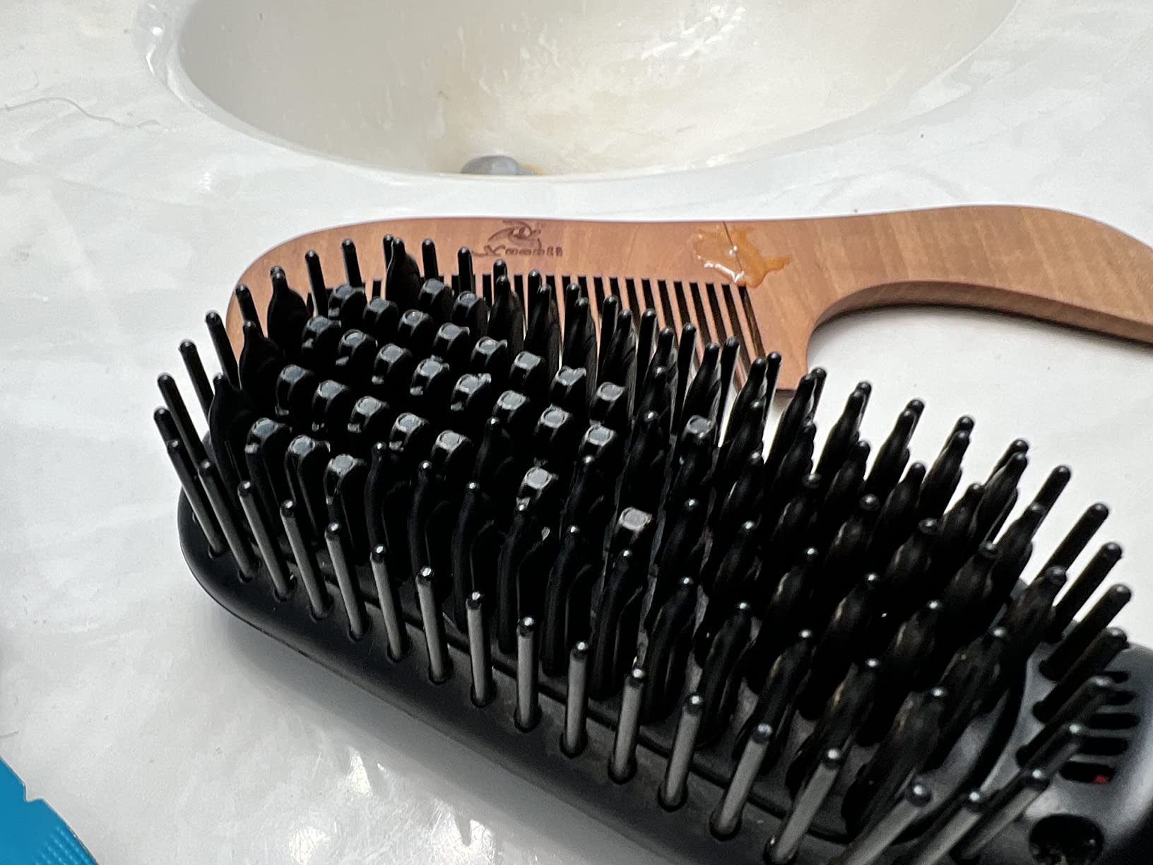 Tame The Wild Pro Beard Straightener for Men - Heated Brush - 1-Piece customer photo 2