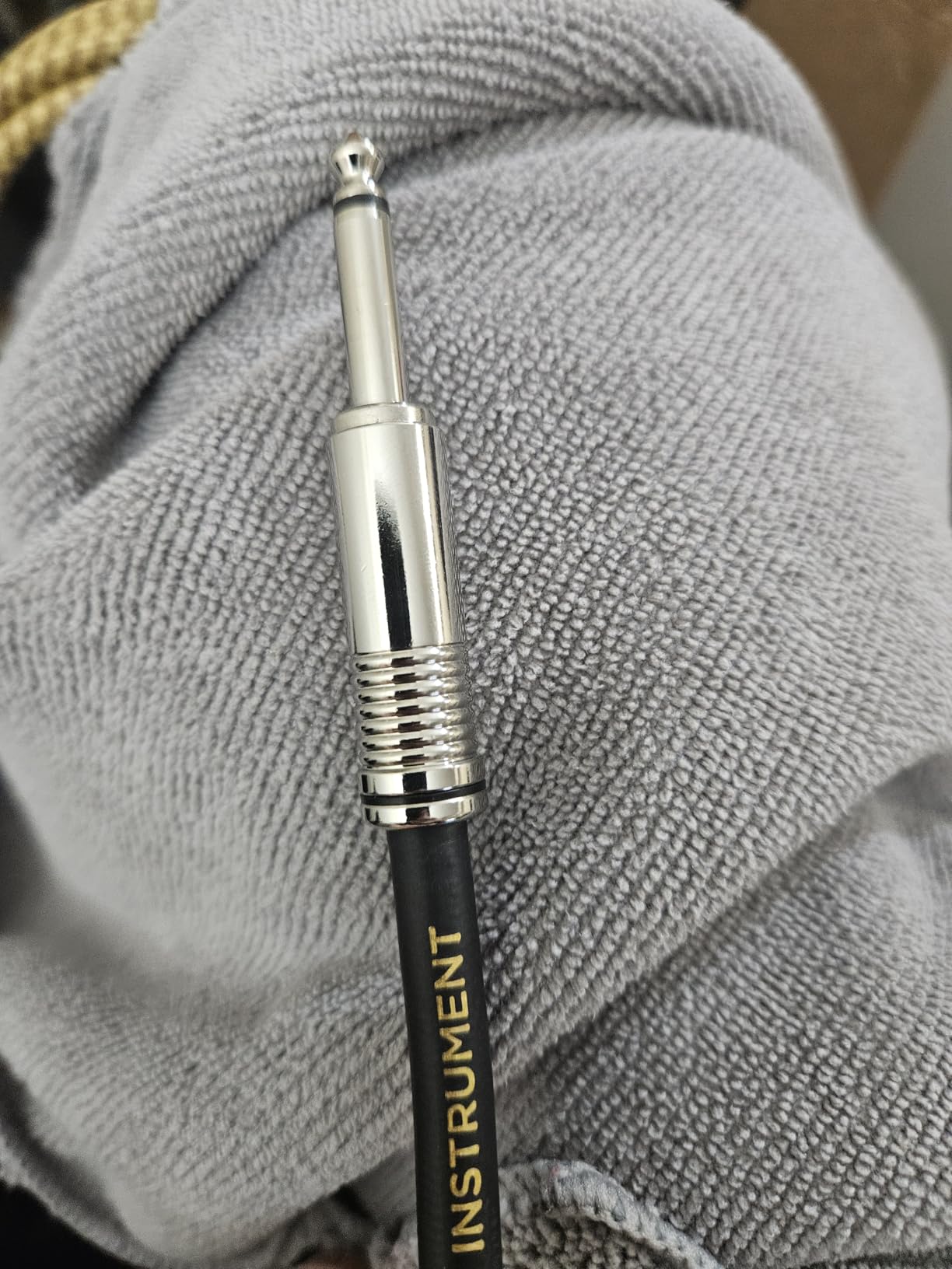 Ernie Ball Braided Instrument Cable, Straight/Angle, 10ft, Neon Green/Black (P06077) customer photo 2