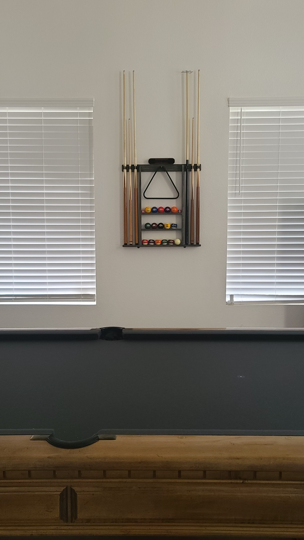 Pool Cue Rack - Pool Stick Holder Wall Mount With 16 Ball Holders & 6 Pack Of Chalk - Rubber Circle Pads & Large Clips Prevent Damage customer photo 1
