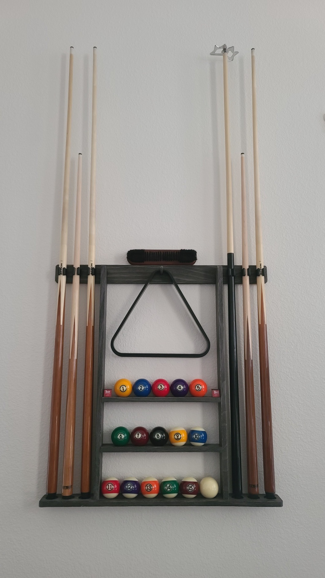 Pool Cue Rack - Pool Stick Holder Wall Mount With 16 Ball Holders & 6 Pack Of Chalk - Rubber Circle Pads & Large Clips Prevent Damage customer photo 2