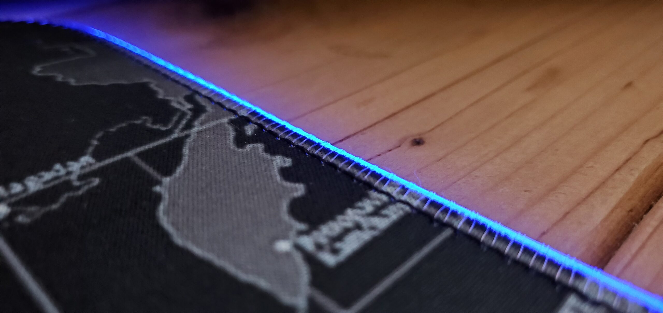 Extended RGB Gaming Mouse Pad, Extra Large Gaming Mouse Mat for Gamer, Waterproof Office Desktop Mat with 10 Lighting Mode, for PC Computer RGB Keyboard Mouse - 31.5'' x 15