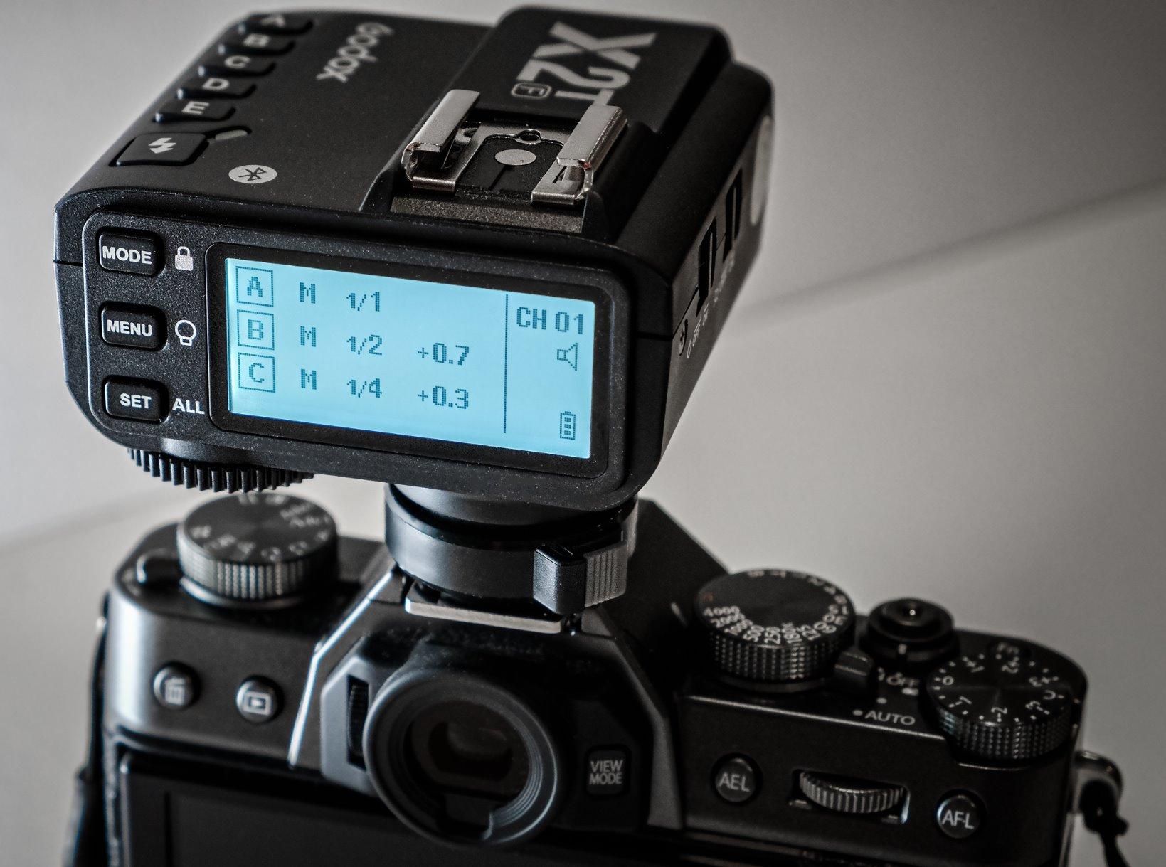 Godox X2T X2T-C Flash Trigger for Canon, with 2.4G E-TTL II HSS 1/8000s Group Function LCD Control Panel Firmware Update, GODOX X2 X2TC X2T C Wireless Flash Trigger Transmitter for Canon Camera customer photo 1