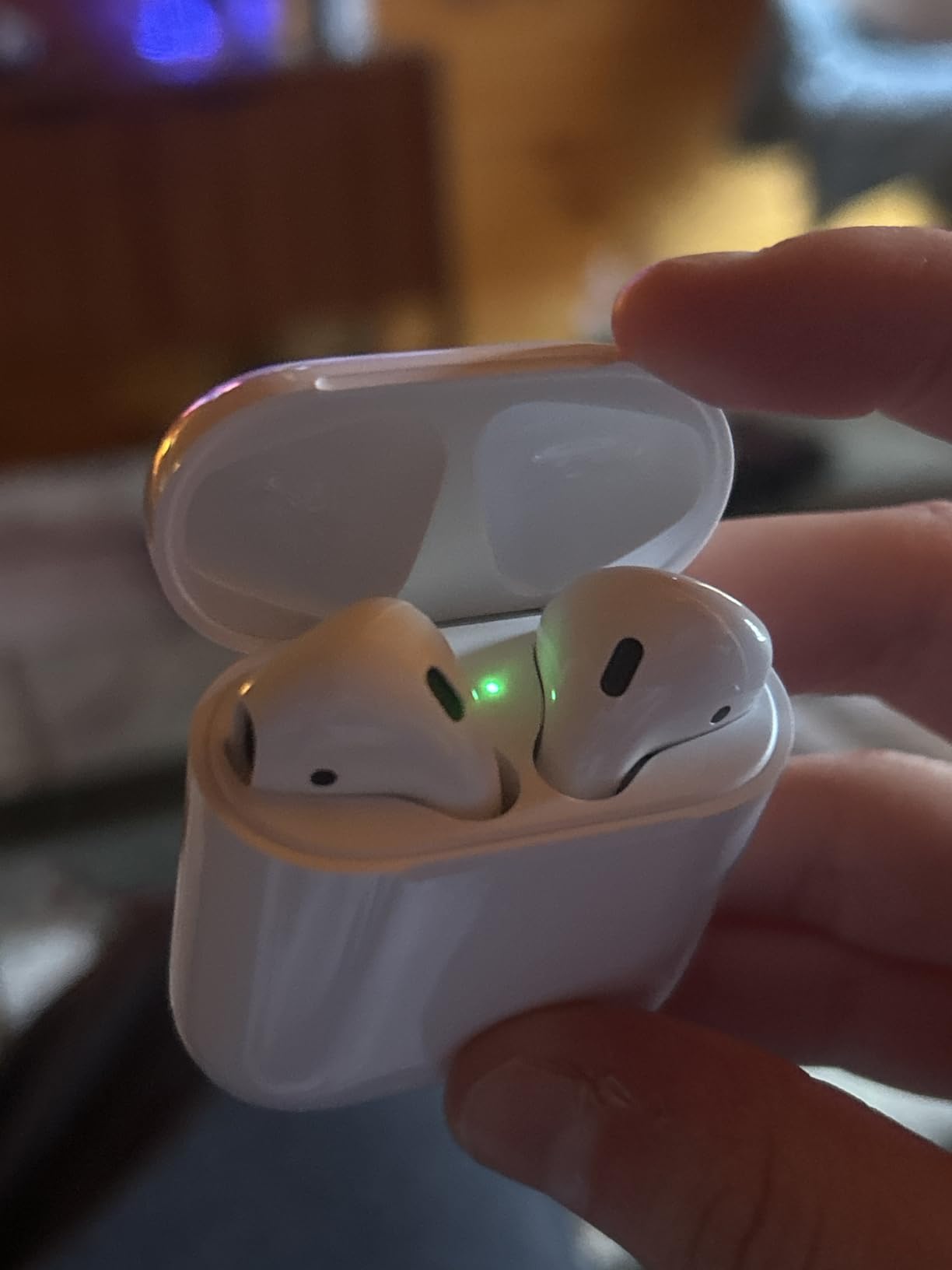 Apple AirPods 2 with Charging Case - White (Renewed) customer photo 2