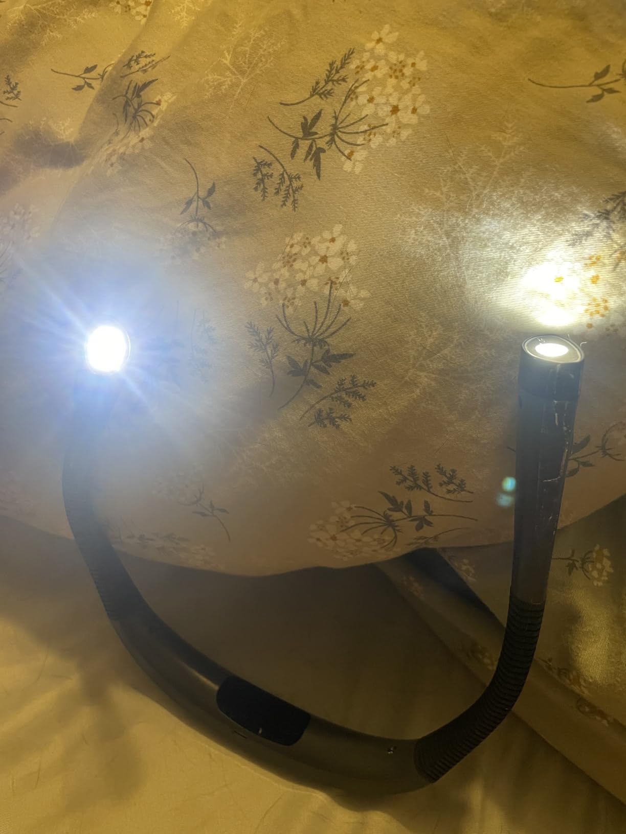 Glocusent Book Light, 3-Color & 6-Brightness Reading Light, Bendable Neck Light, 80-hr Lasting Rechargeable Book Light, Perfect Reading Lights for Books in Bed, Knitting, Repairing, Book Lovers Gifts customer photo 2