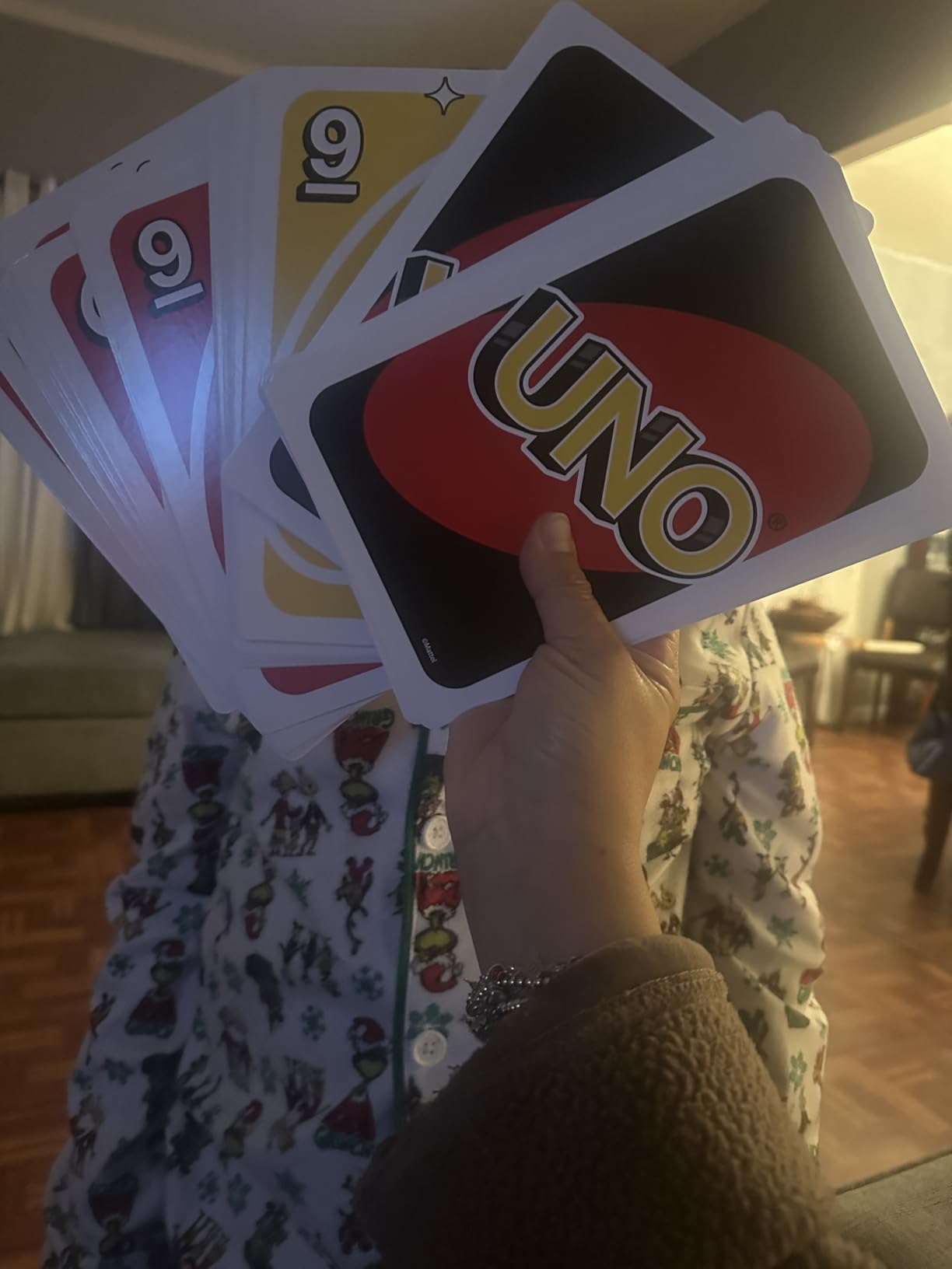 Mattel Games Giant UNO Card Game for Kid, Adult & Families, Color Blind Accessible & Customizable Large Deck customer photo 2