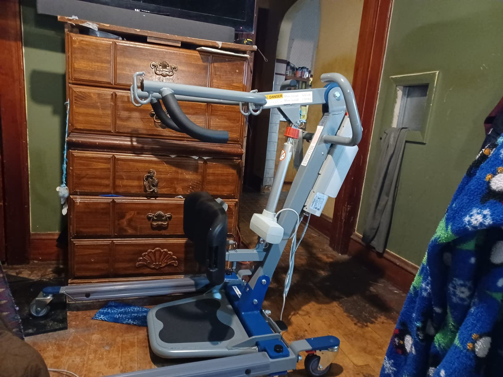 ProHeal Sit to Stand Lift - Bariatric Full Body Patient Transfer Lifter for Home Use and Facilities - Long Lasting Battery, 600 Pound Weight Capacity, 4 Sling Hooks customer photo 2
