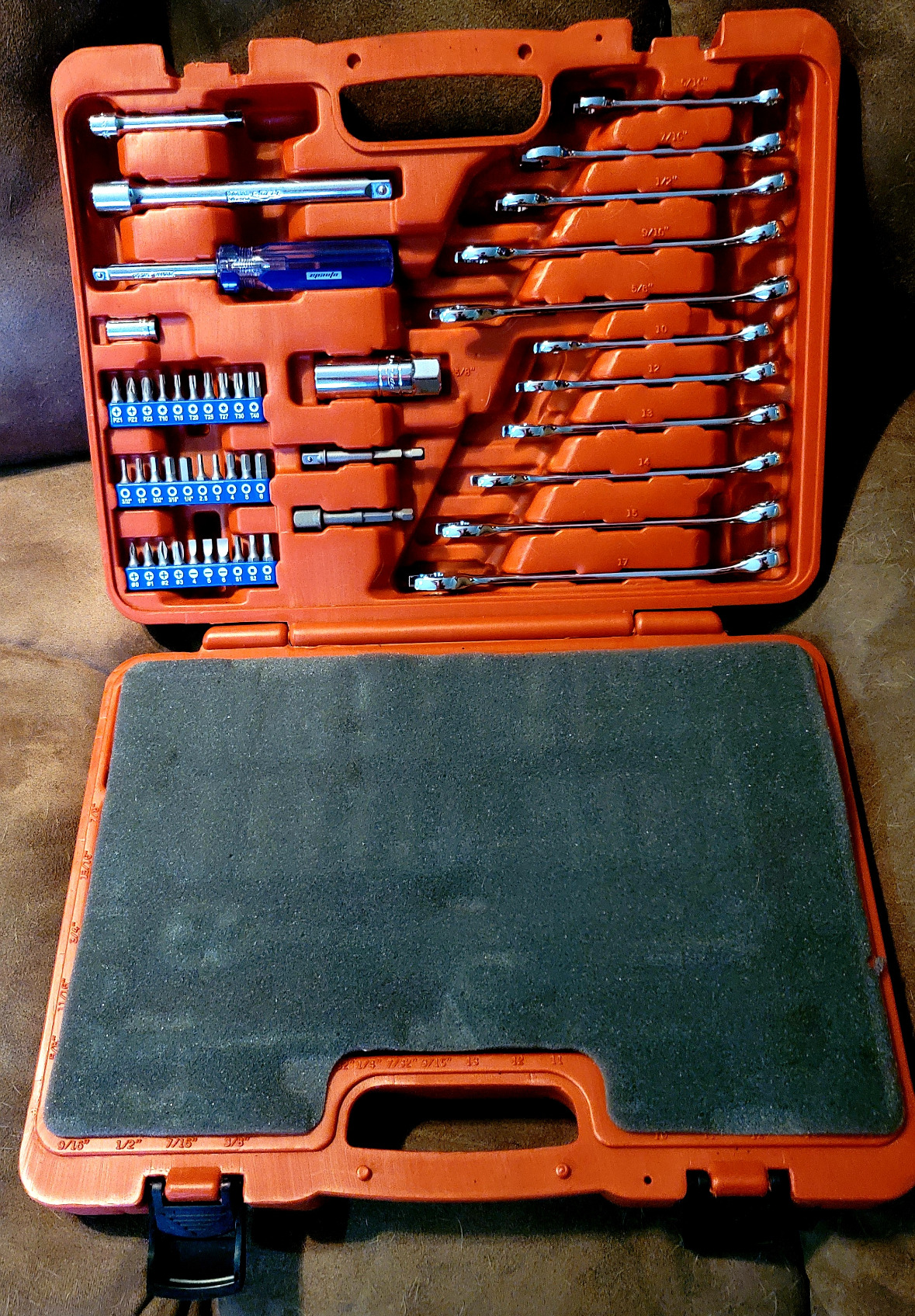 EPAuto Mechanics Tool Set Drive Socket Wrench Ratchets, SAE/Metric, 122-Piece customer photo 1