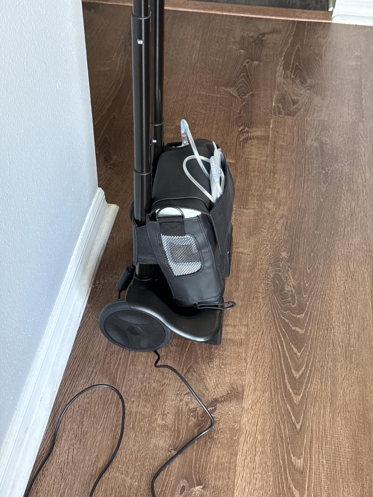 Inogen Cart - for The G3, G5, and Rove 6 - Collapsible Carrying Cart customer photo 2