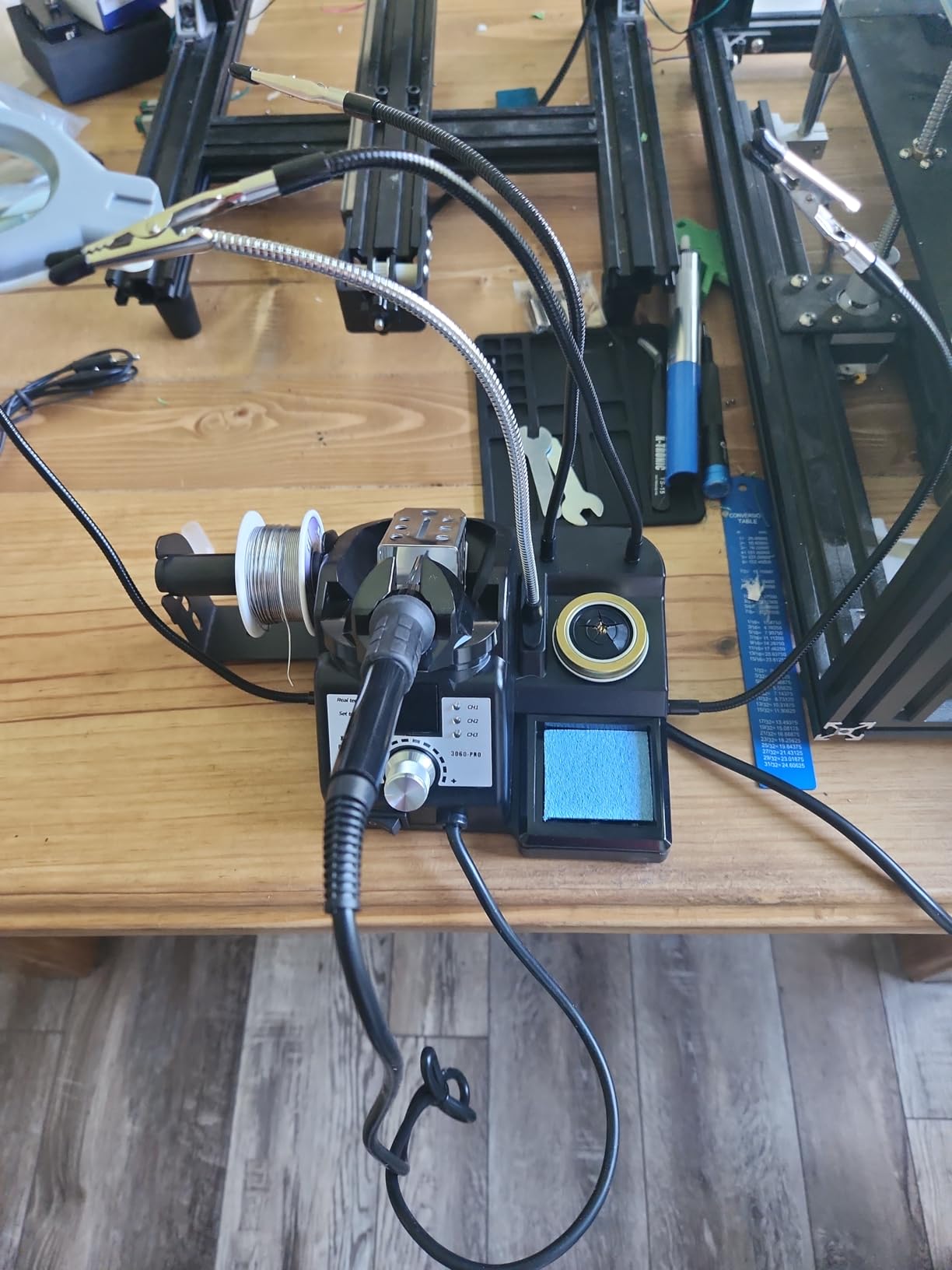 X-Tronic 3060-PRO - 75W Soldering Iron Station Kit - 5 Extra Tips - Mini Mag Lamp - 4 Helping Hands - Solder Sucker - Tweezers - 50g Solder - Brass Sponge w/Flux - Sleep Func, C/F, 3 Temp Presets! customer photo 2