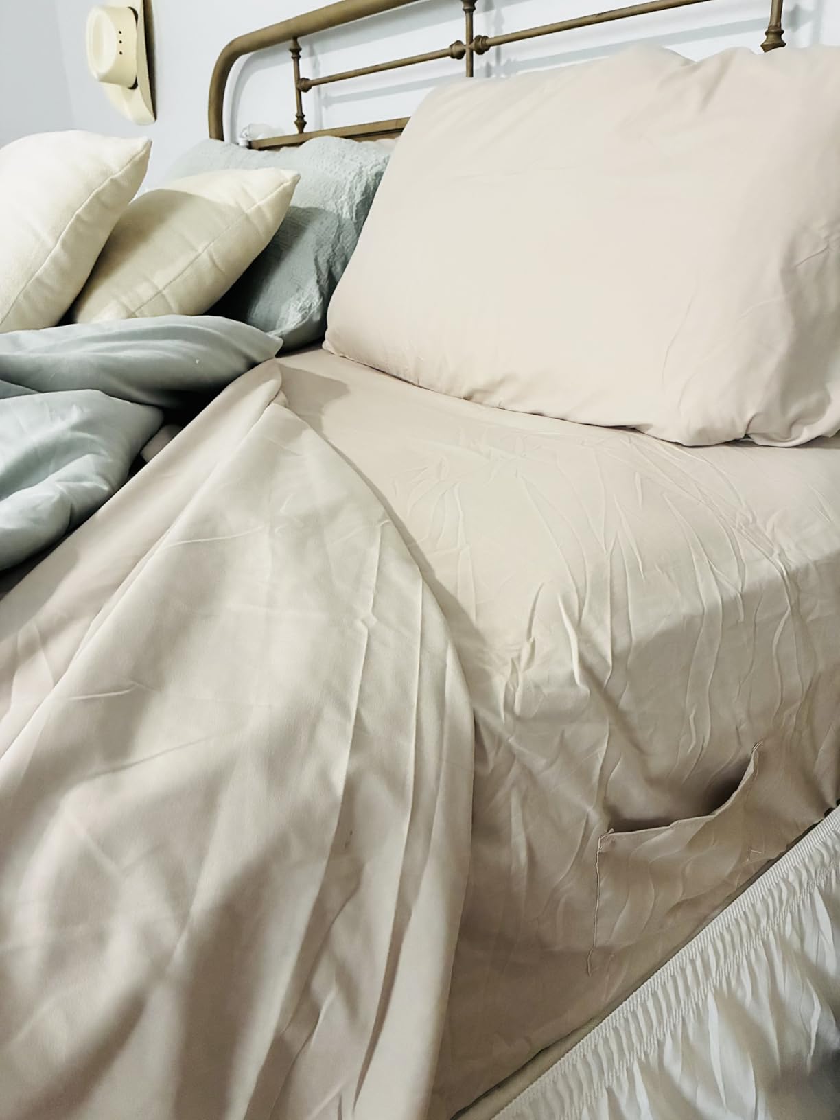DREAMCARE Queen Sheet Set - 4 pcs Cooling Sheets - up to 21