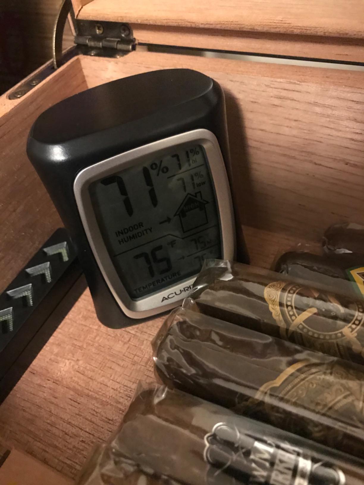 Premium Cigar Humidor - Holds 25-50 Cigars, Spanish Cedar Wood with Ebony Black Finish, Shatter-Resistant Glass Top, Built-In Hygrometer, Humidifier & Divider Included customer photo 2