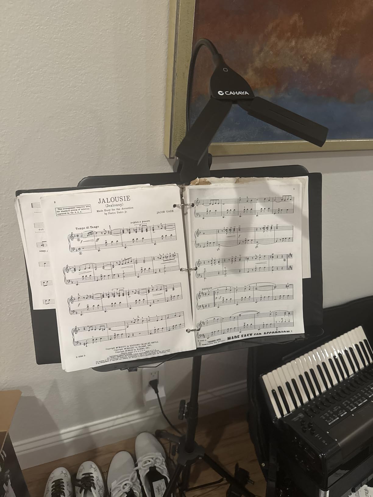 CAHAYA Portable sheet music stand: 3 in 1 Dual-use Sheet Music Stand & Desktop Book Stand Adjustable 31.4-55.9 in with Book Stand Support, Carrying Bag customer photo 2