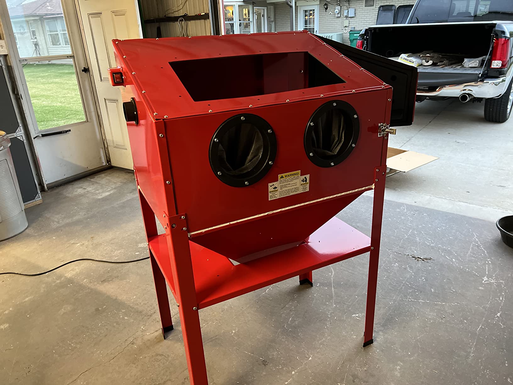 60 Gallon Air Sandblasting Cabinet ，60-125PSI Sand Blaster Cabinet Kit Large Steel Sandblast Cabinet with Sandblaster Gun 4 Ceramic Nozzles for Stain, Rust Removal, Paint customer photo 2