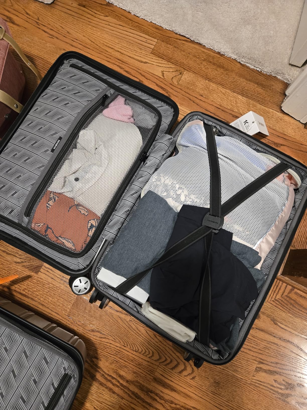 Omni 2 28-Inch Large Checked Hardside Luggage with 360deg Spinner Wheels - Scratch Resistant Hardshell - TSA Lock - Expandable Polycarbonate Shell for Lightweight Travel - Nova Teal customer photo 2