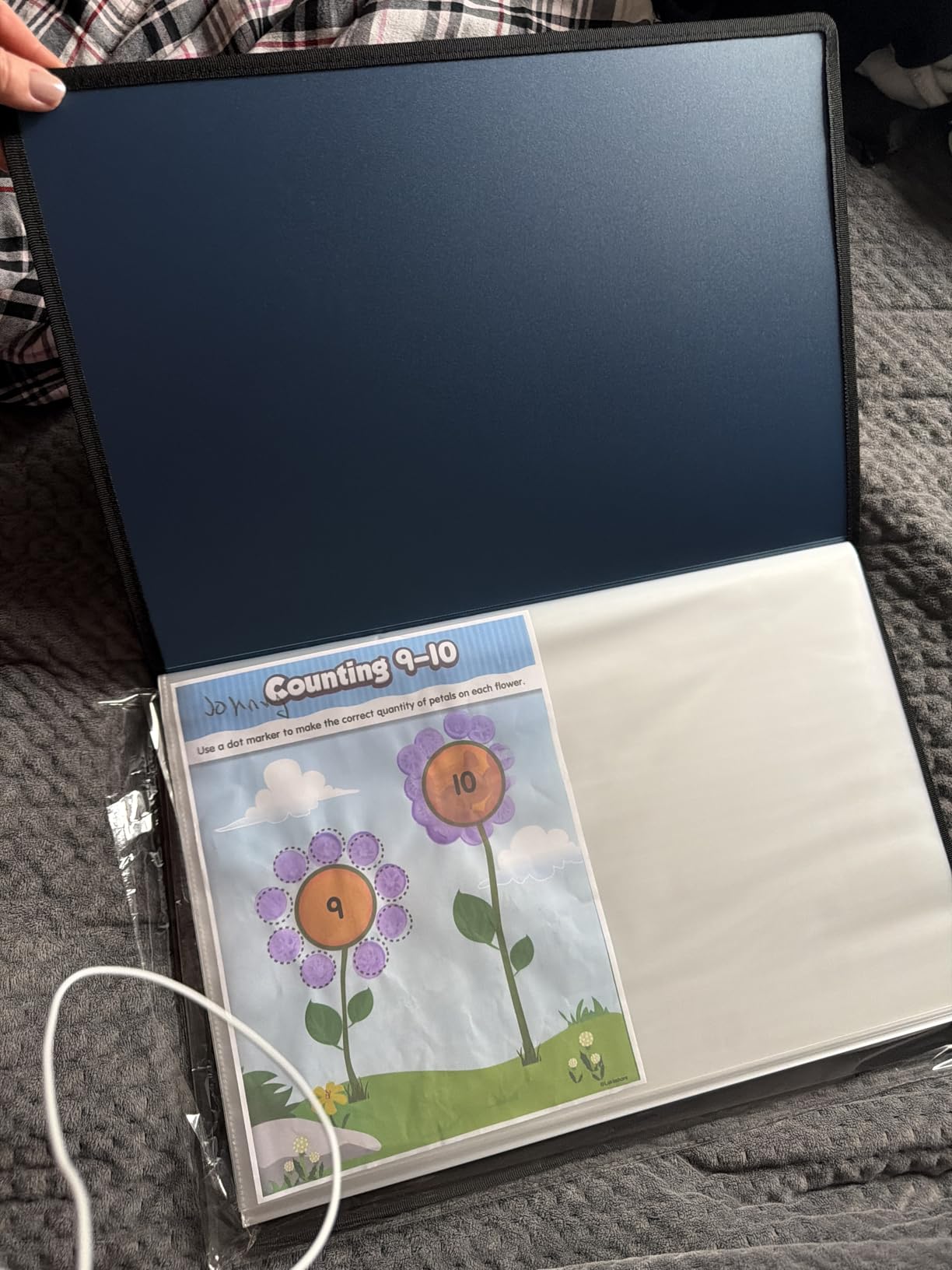 Dunwell 11x17 Art Portfolio Binder with Black Mounting Paper (Black), Large Portfolio Folder for Artwork Storage, 24 Clear Plastic Sleeves, Displays 48 Pages, Acid-Free 11 x 17 Presentation Book customer photo 1