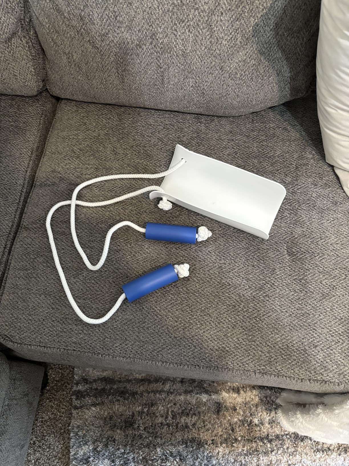 KEKOY 4INCH Sock Aid for Putting on Socks, Sock Assistant Device No Bending with Foam Handles & Long Rope, Sock Helper/Puller Aid Easy Put on for Seniors, Disabled, After Surgery Recovery(White) customer photo 2