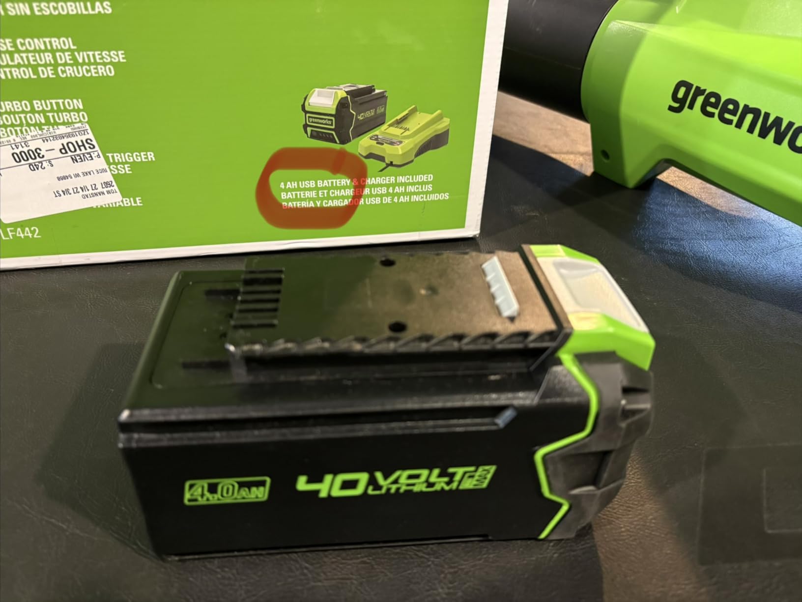 40V (130 MPH / 550 CFM) Brushless Axial Leaf Blower, Includes 4.0Ah Battery and Charger customer photo 1