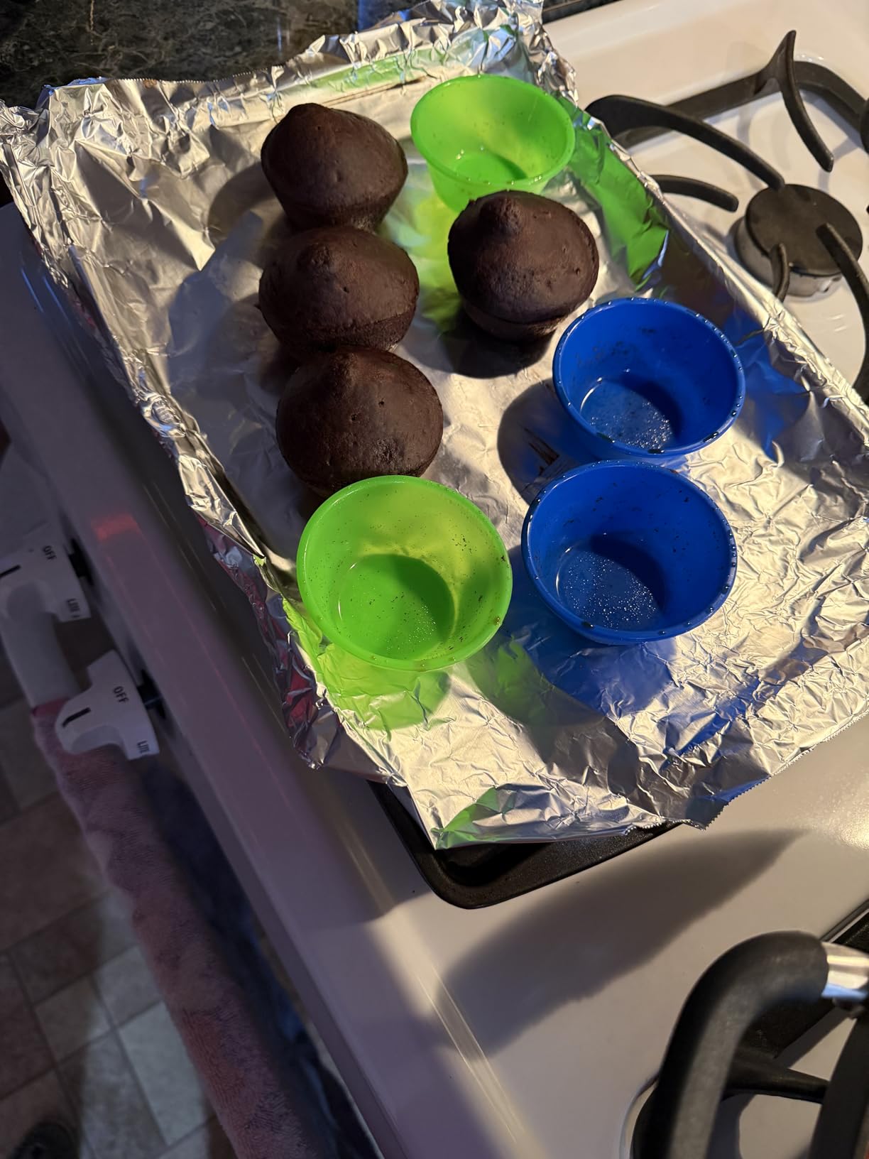 Professional Silicone Baking Cups | Premium 12 Piece Set | Reusable Cupcake Muffin Pans | BPA Free customer photo 1