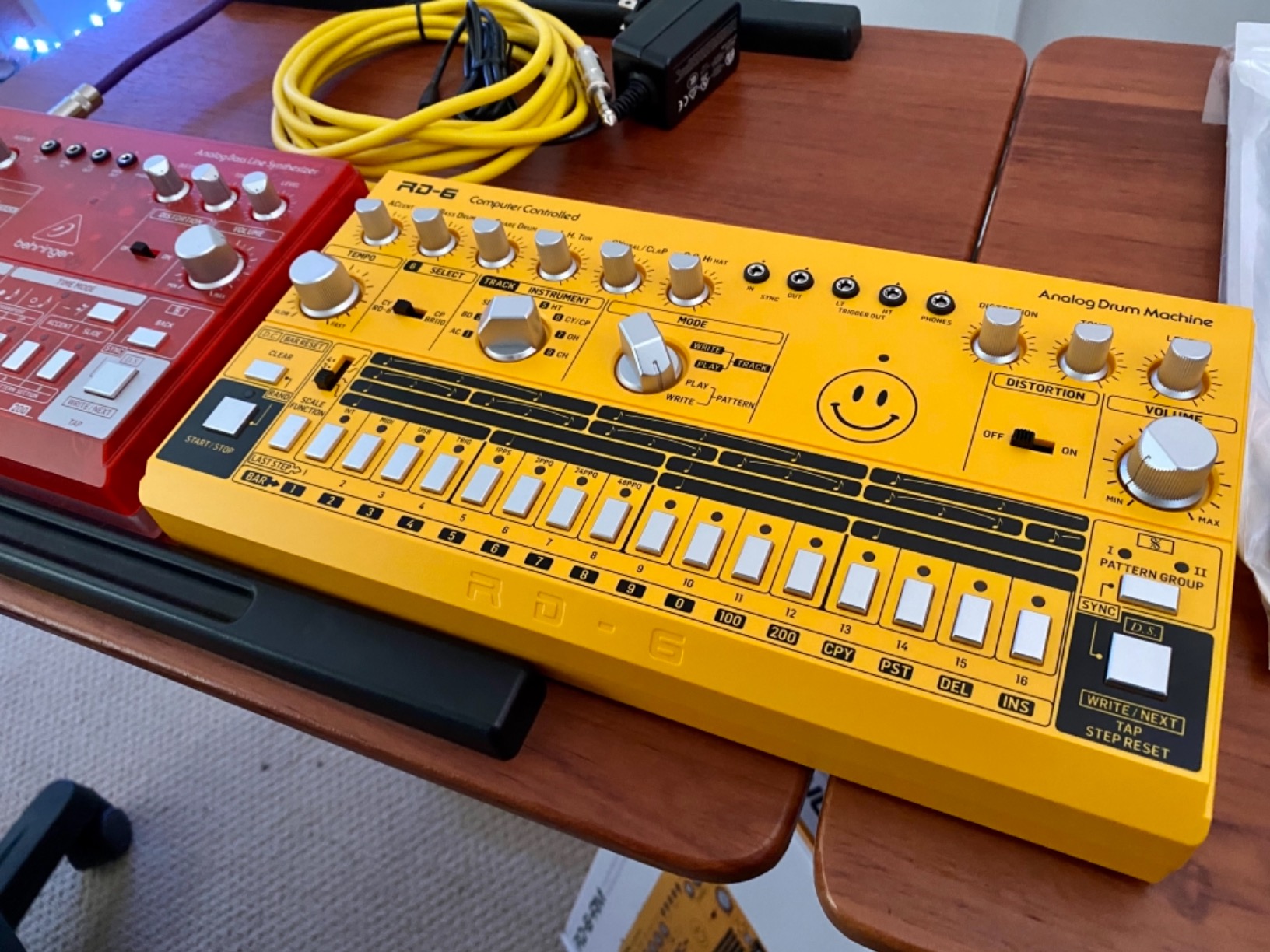Behringer RD-6 AM Analog Drum Machine with 8 Drum Sounds, 64 Step Sequencer and Distortion Effects customer photo 1