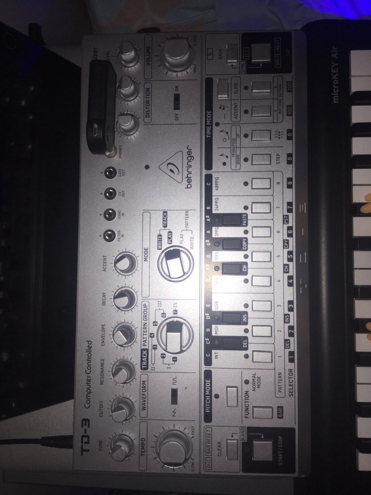 Behringer RD-6 AM Analog Drum Machine with 8 Drum Sounds, 64 Step Sequencer and Distortion Effects customer photo 2