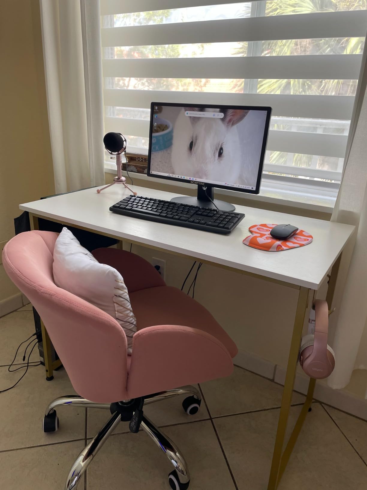 Lufeiya Computer Desk White Writing Table for Small Spaces Home Office 39 Inch Modern Study PC Desk with Storage Bag Hook, White Black customer photo 2
