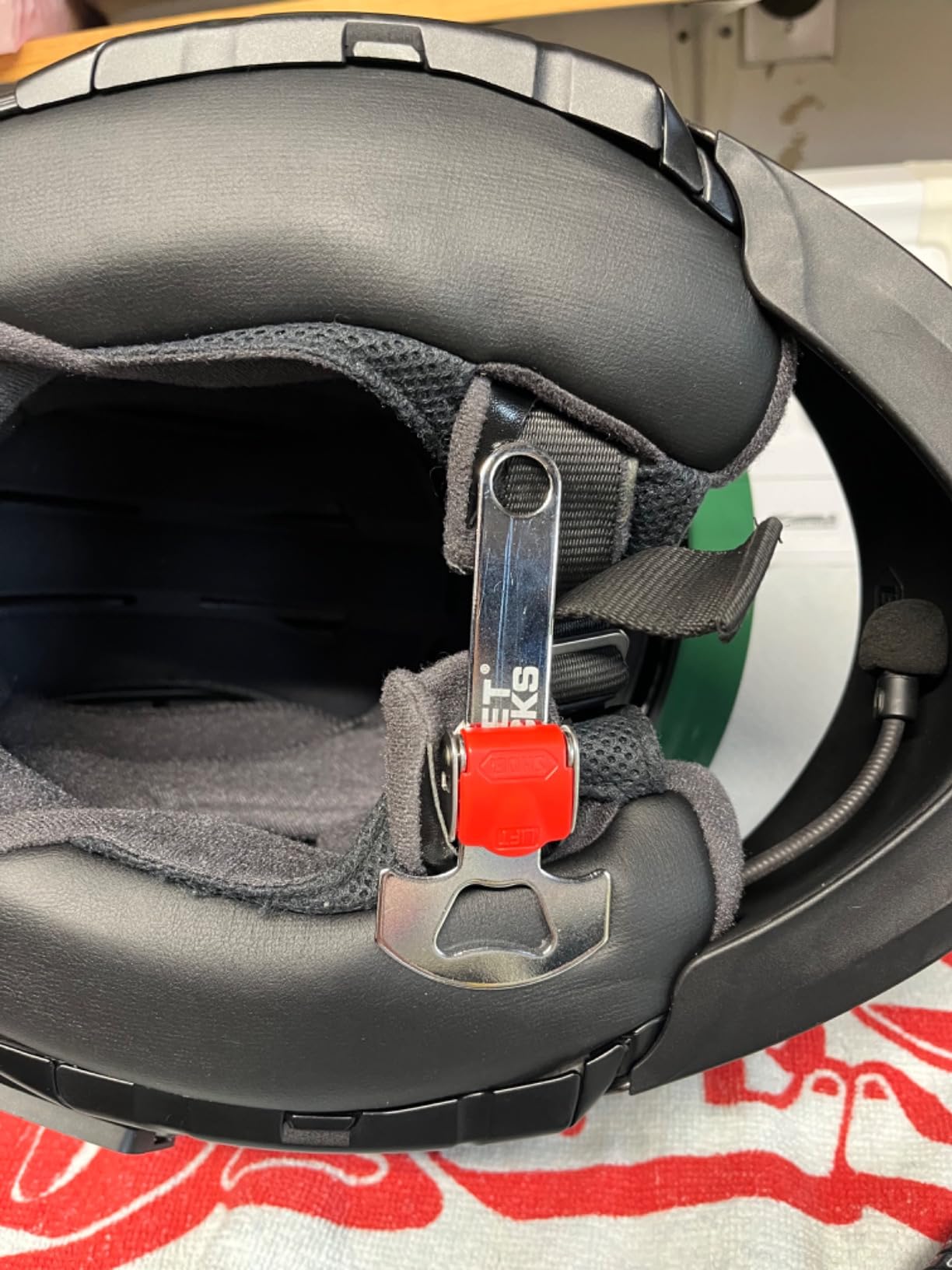 Motorcycle Helmet Cable Lock with 4 Digit Combination,Resettable Bike Lock with T Bar,Anti Theft Retractable Luggage Lock customer photo 1