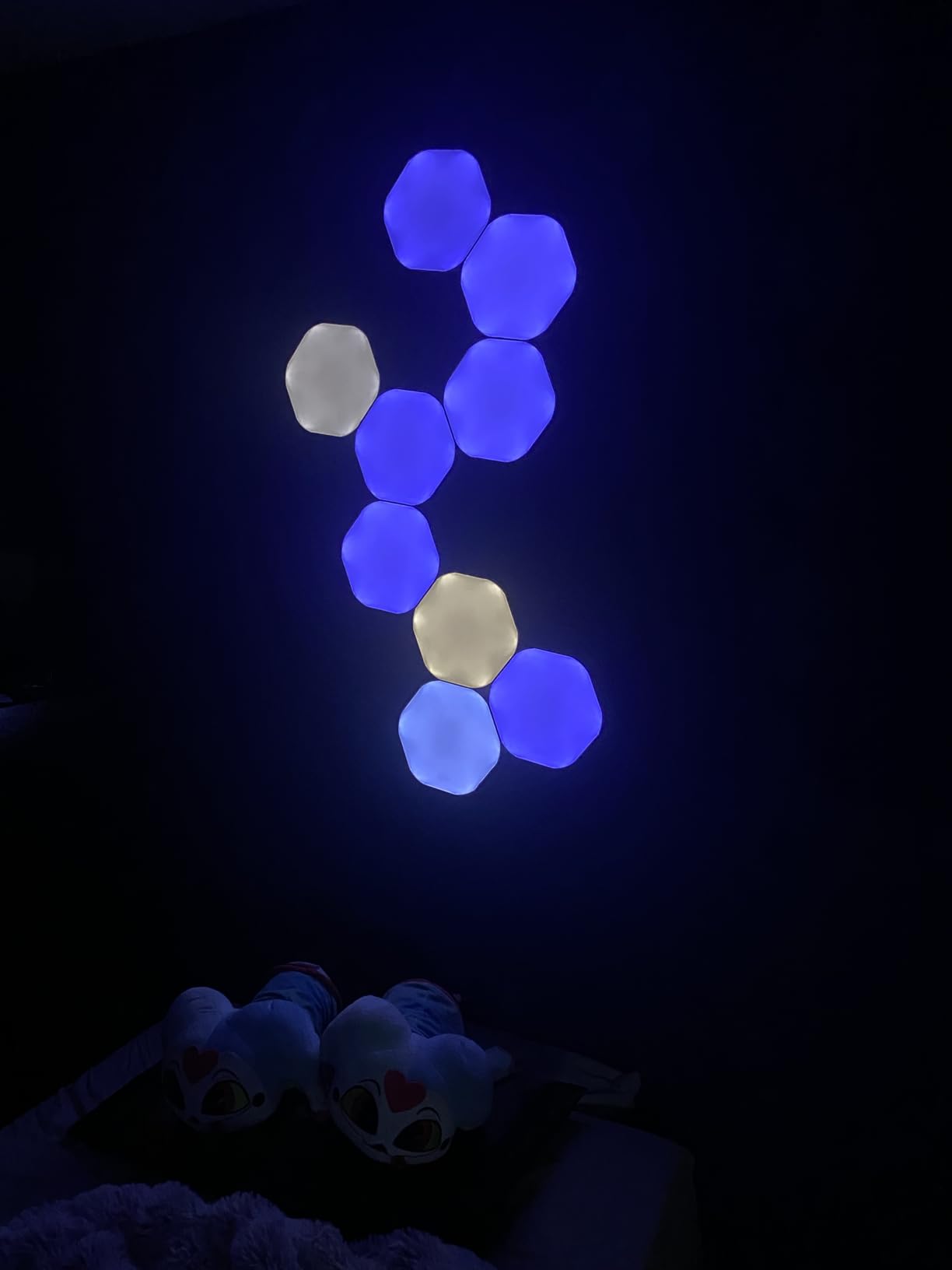 Nanoleaf Shapes Hexagon Lights, Smart RGBW LED Wall Light Panels, 7PK | Compatible with Alexa, Home Wall Decor for Living Room with Music Sync, Smarter Kit customer photo 1
