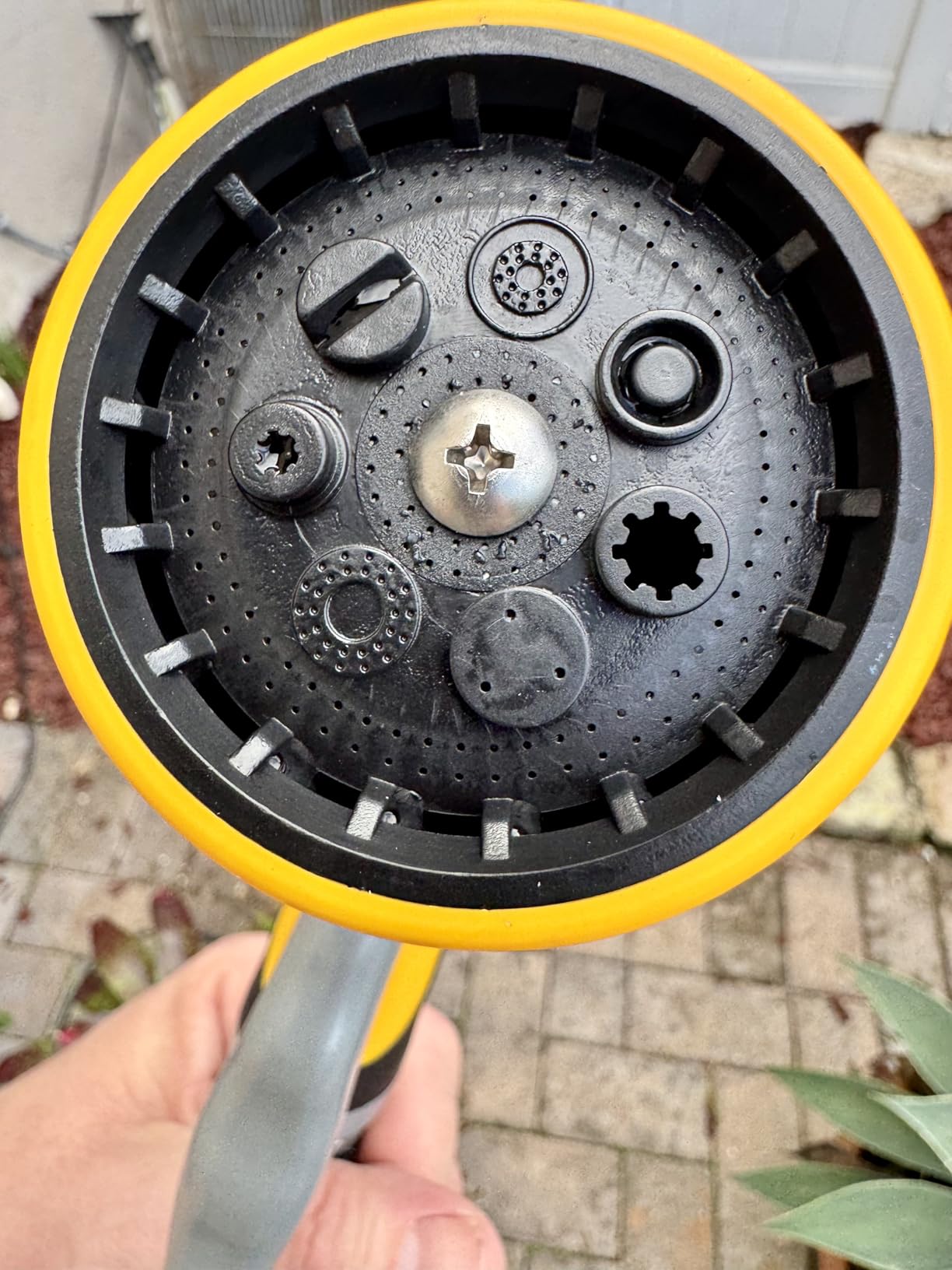 Garden Hose Nozzle, Heavy Duty Metal Water Hose Nozzle with 7 Adjustable Spray Patterns, High Pressure Hand Sprayer with Flow Control for Watering Plants & Lawns, Washing Cars & Pets customer photo 1