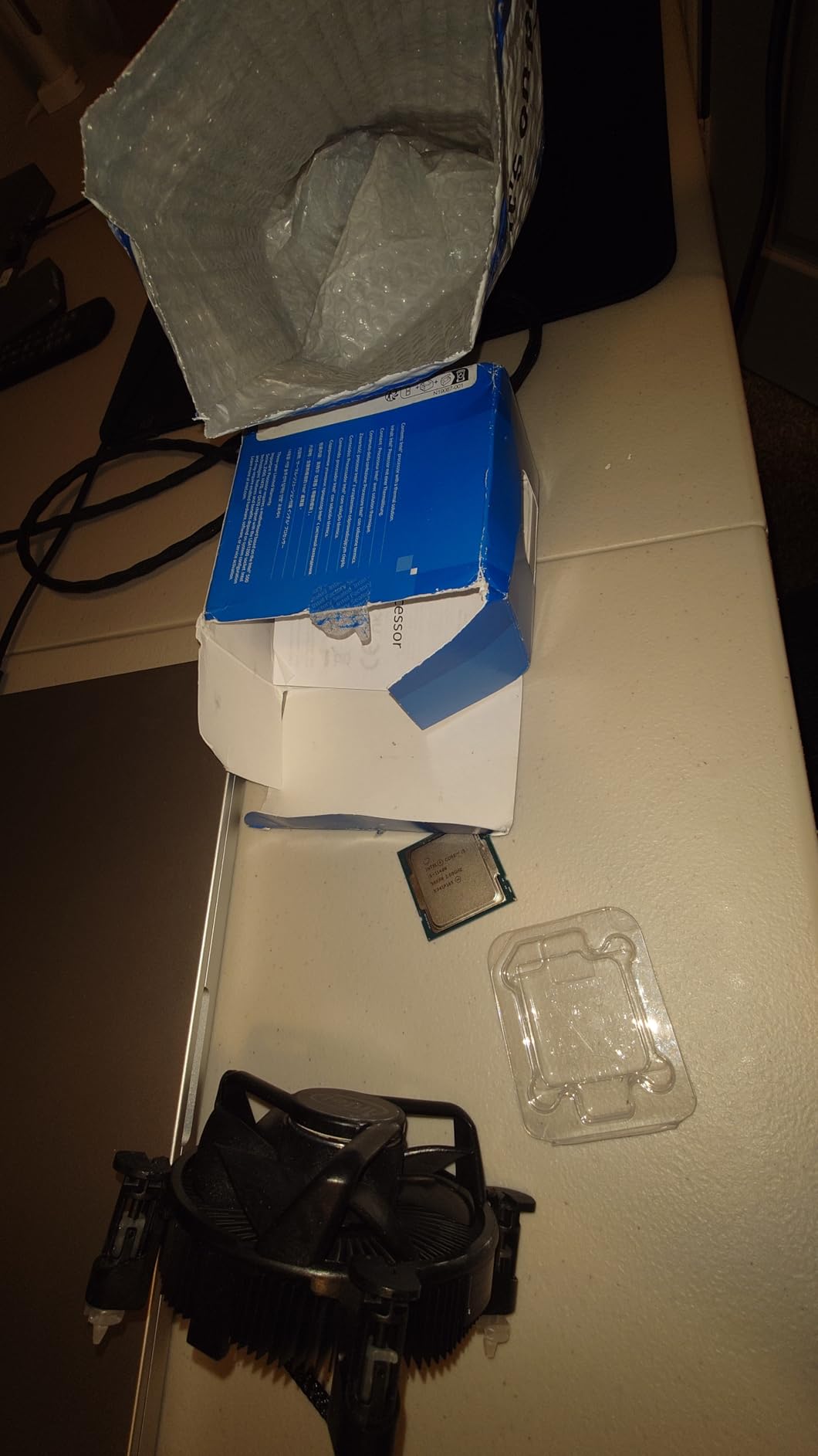 Intel Core i5-11400 Desktop Processor 6 Cores up to 4.4 GHz LGA1200 (Intel 500 Series & Select 400 Series chipset) 65W customer photo 2