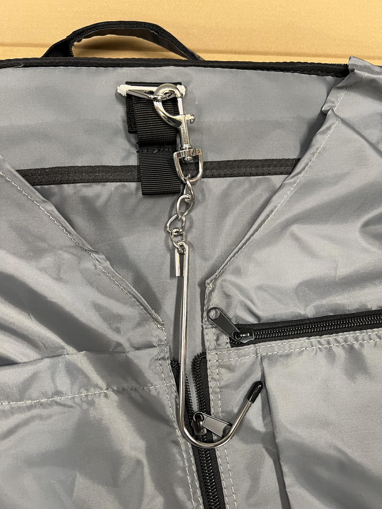 Amazon Basics Carry-On Garment Bag for Travel and Business Trips with Detachable Shoulder Strap, Hanging Suit Luggage, Wrinkle Free Cover for Suits Dresses Coats customer photo 1