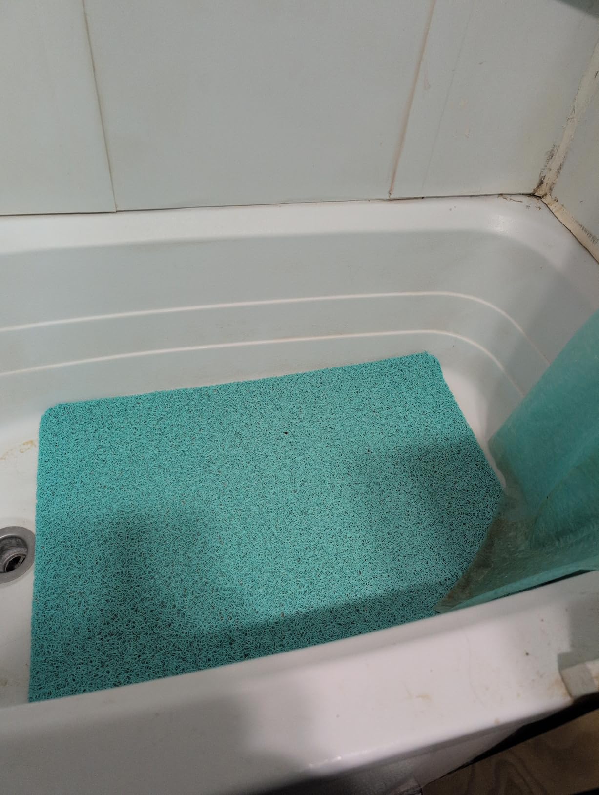 LuxStep Shower Mat Bathtub Mat, 24x16 inch, Non-Slip Bath Mat with Drain, Quick Drying PVC Loofah Bathmat for Tub, Shower, Bathroom (Phthalate Free, Grey) customer photo 2
